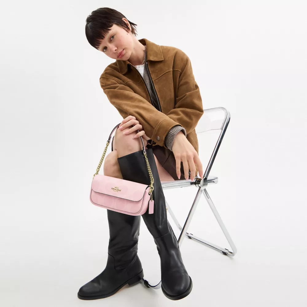 Сумка COACH Hailey Flap Bag In Signature Canvas
