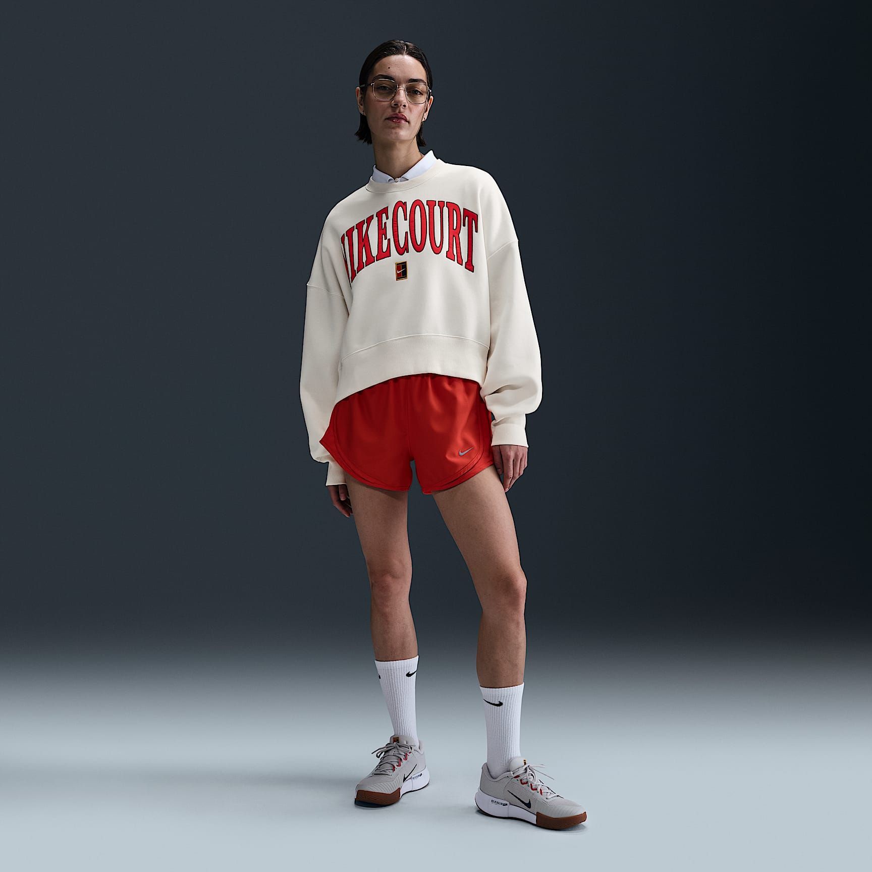 NikeCourt Phoenix Fleece Women's Over-Oversized Crew-Neck Tennis Sweatshirt