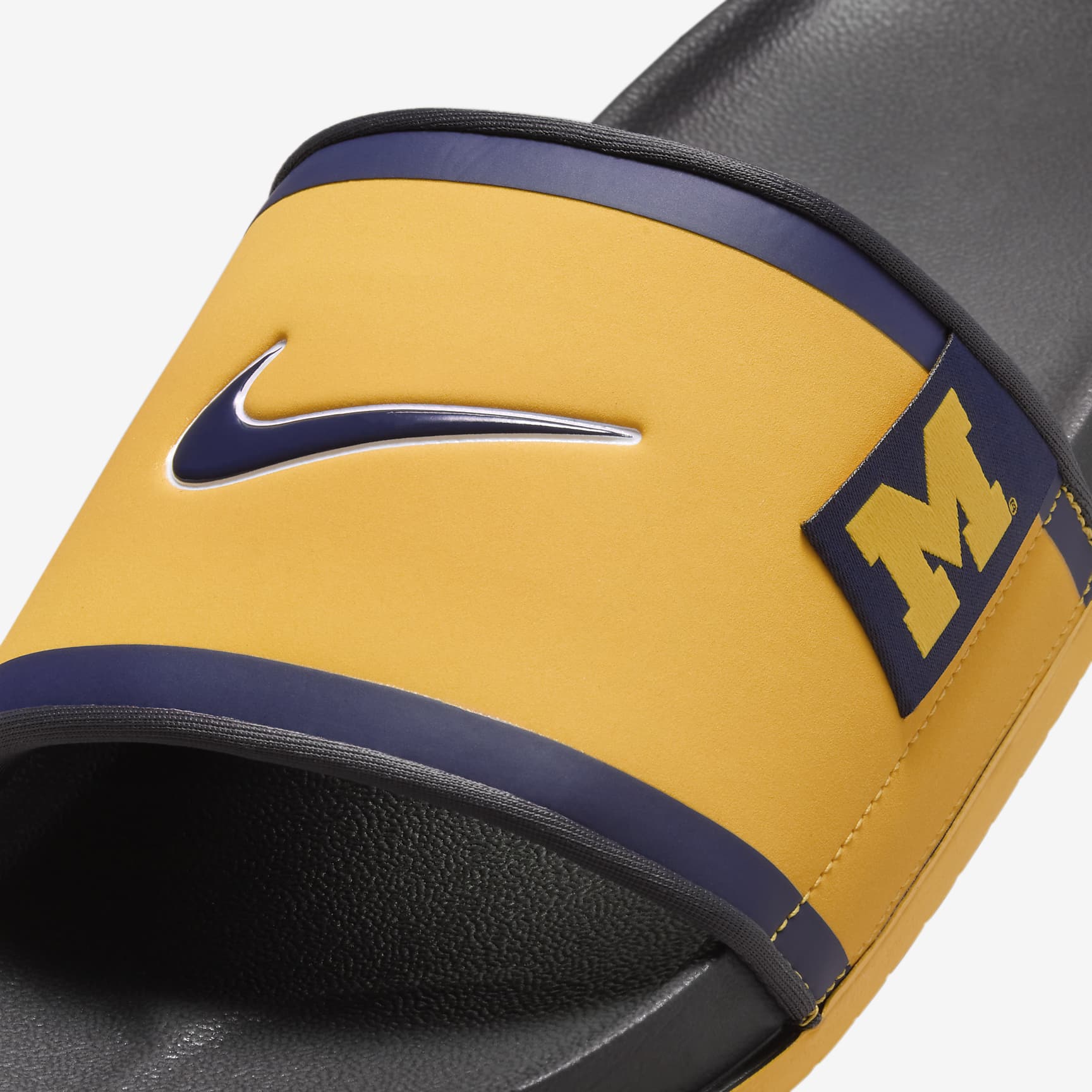Nike College Offcourt (Michigan) Slides
