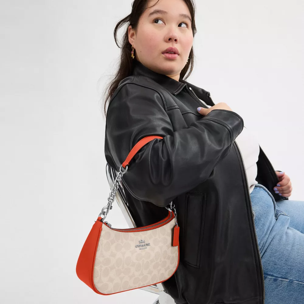 Сумка COACH Teri Shoulder Bag In Signature Canvas