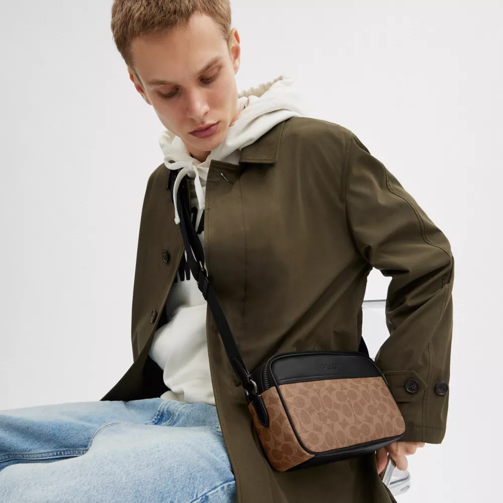 Сумка COACH Graham Crossbody Bag In Signature Canvas