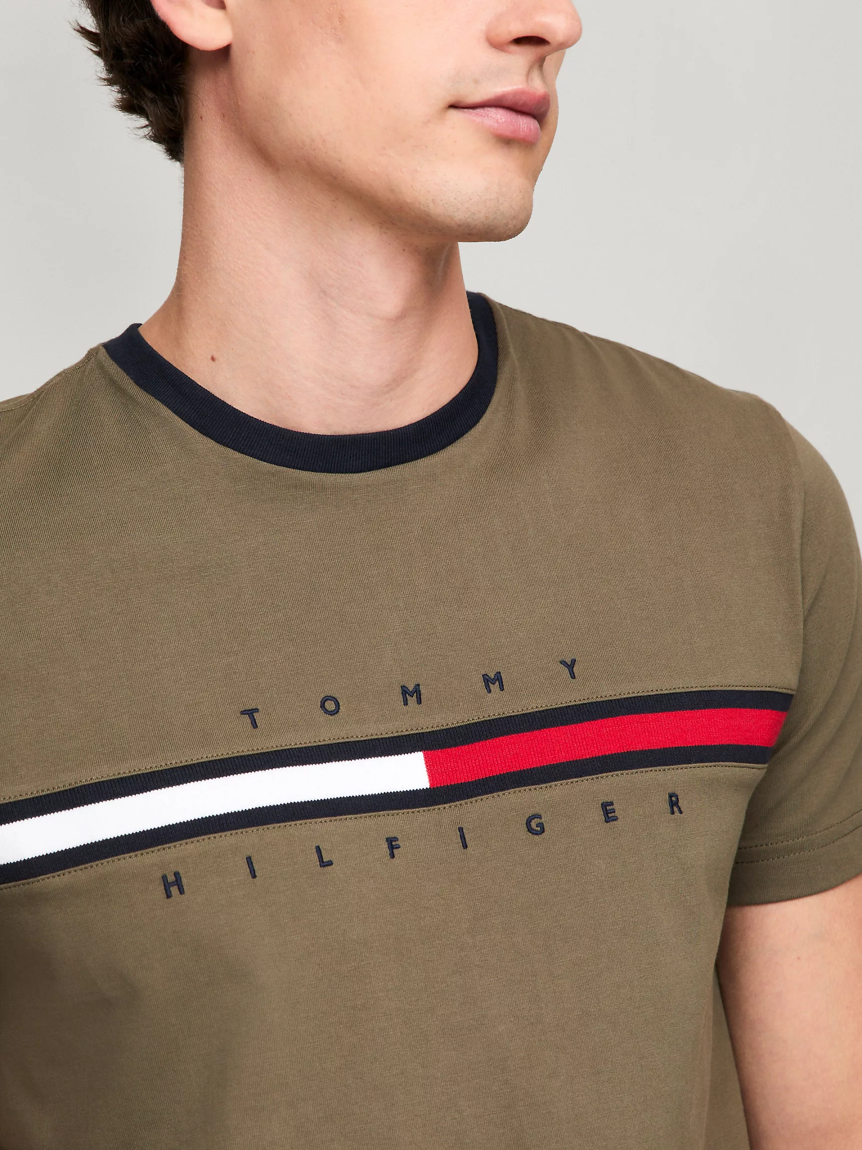 Мужская футболка Tommy Hilfiger, Футболка с вышитым логотипом флага