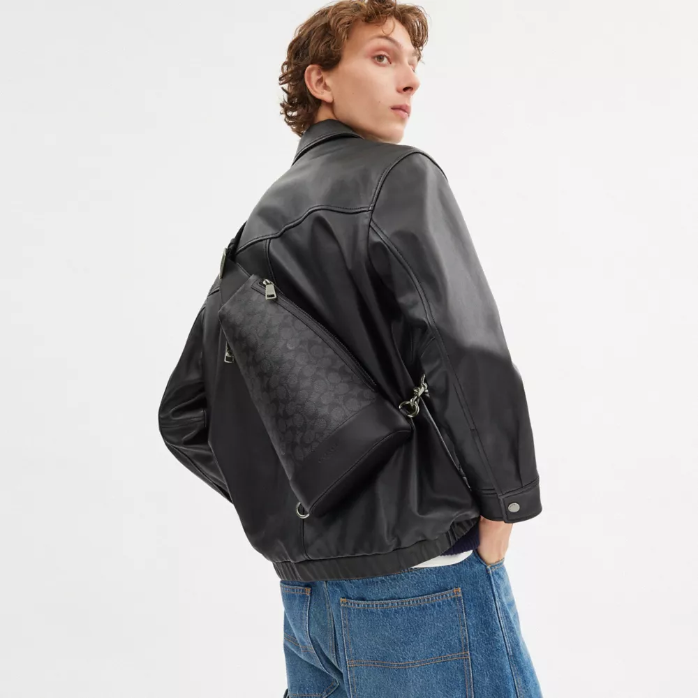 Сумка COACH Dominic Sling Pack In Signature Canvas