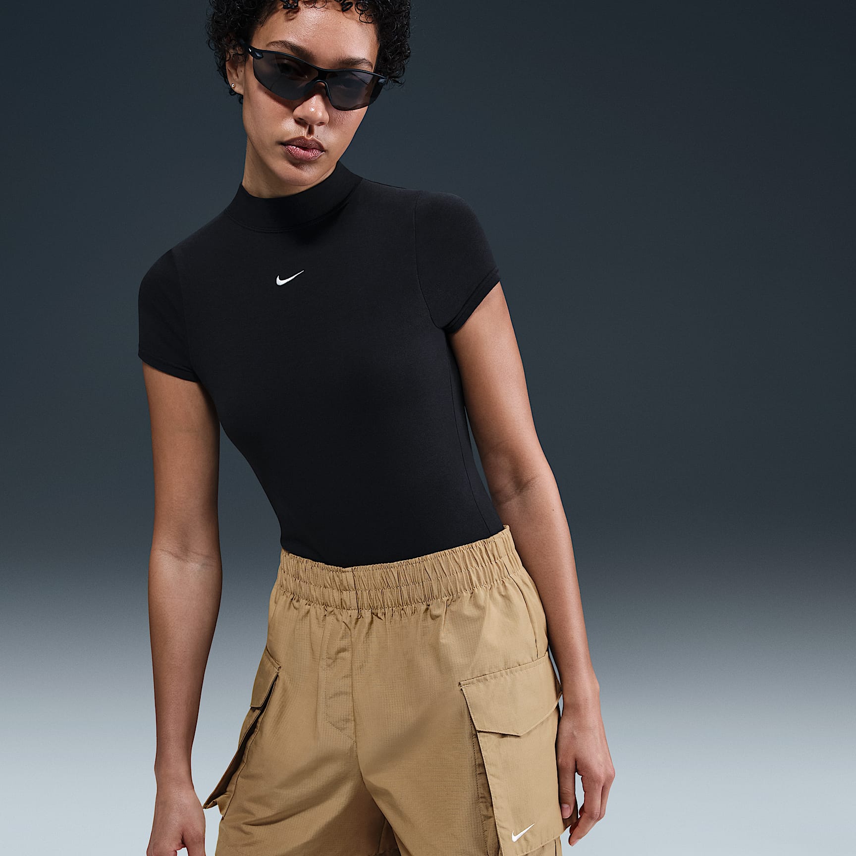 Nike Sportswear Essential Woven Women's High-Waisted 5" Cargo Shorts