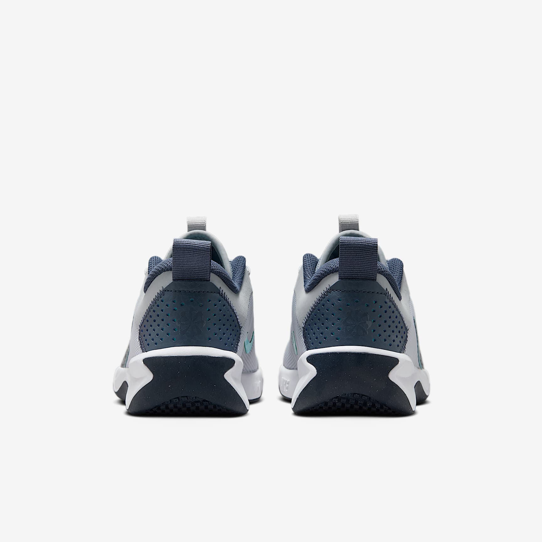 Nike Omni Multi-Court Big Kids' Indoor Court Shoes