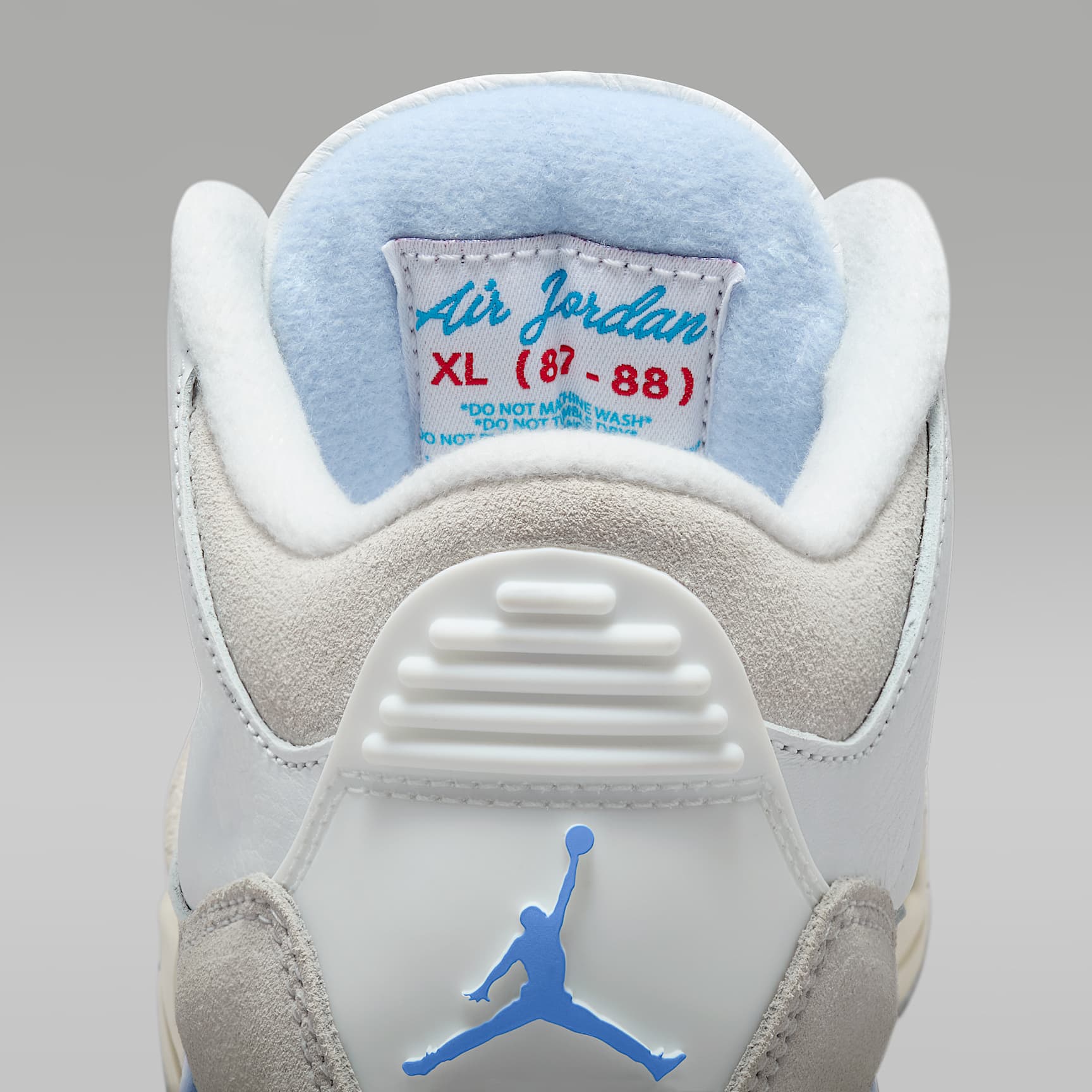 Air Jordan 3 Retro "Lucky Shorts" Big Kids' Shoes