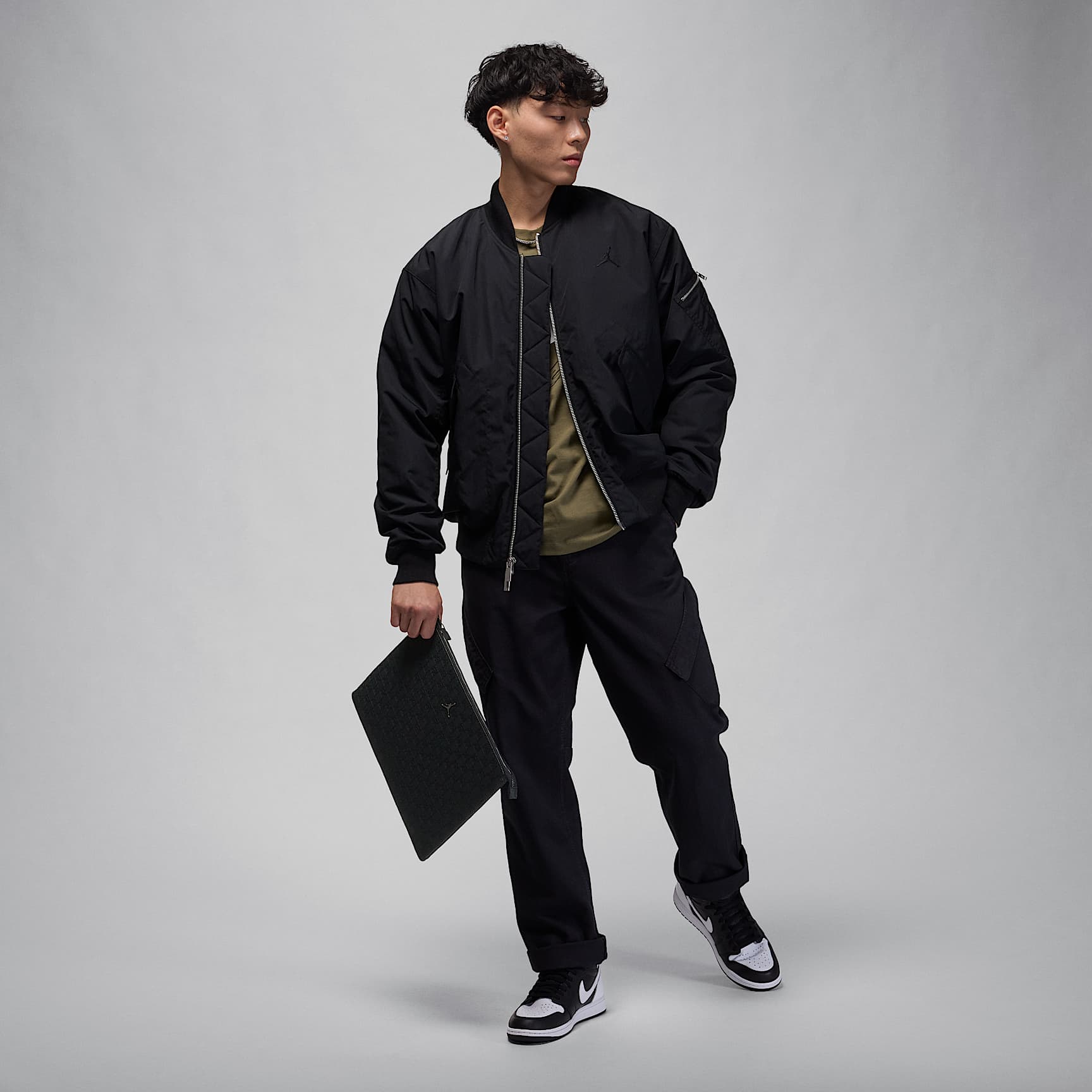 Jordan Monogram Pouch (0.69L)