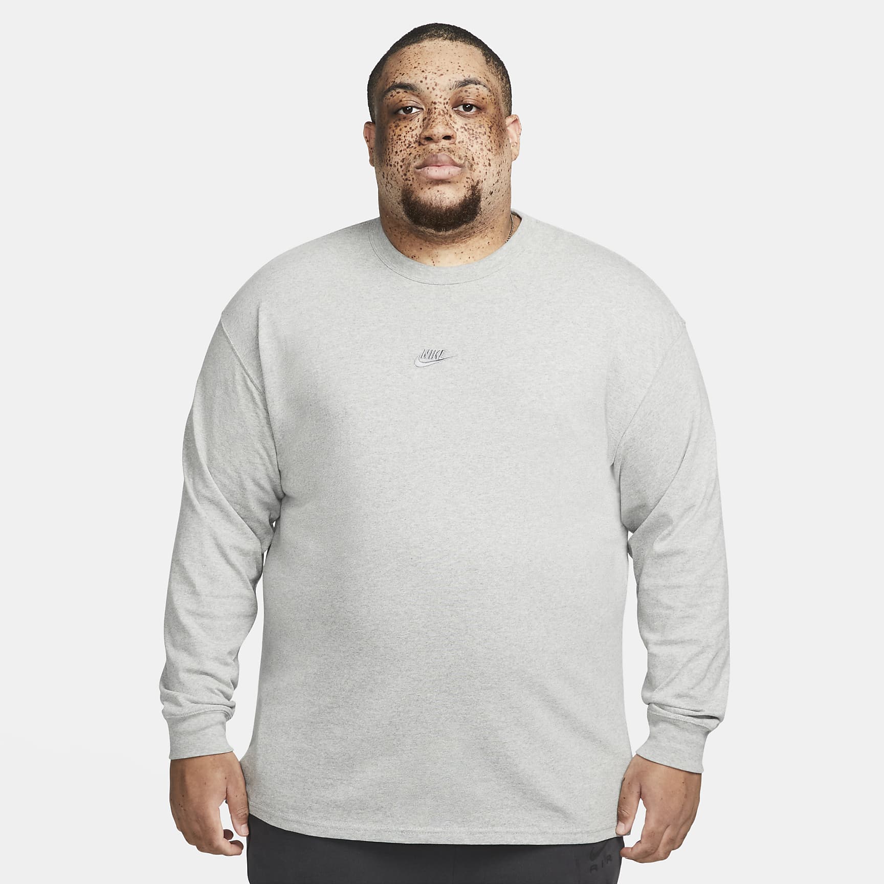 Nike Sportswear Premium Essentials Men's Long-Sleeve T-Shirt