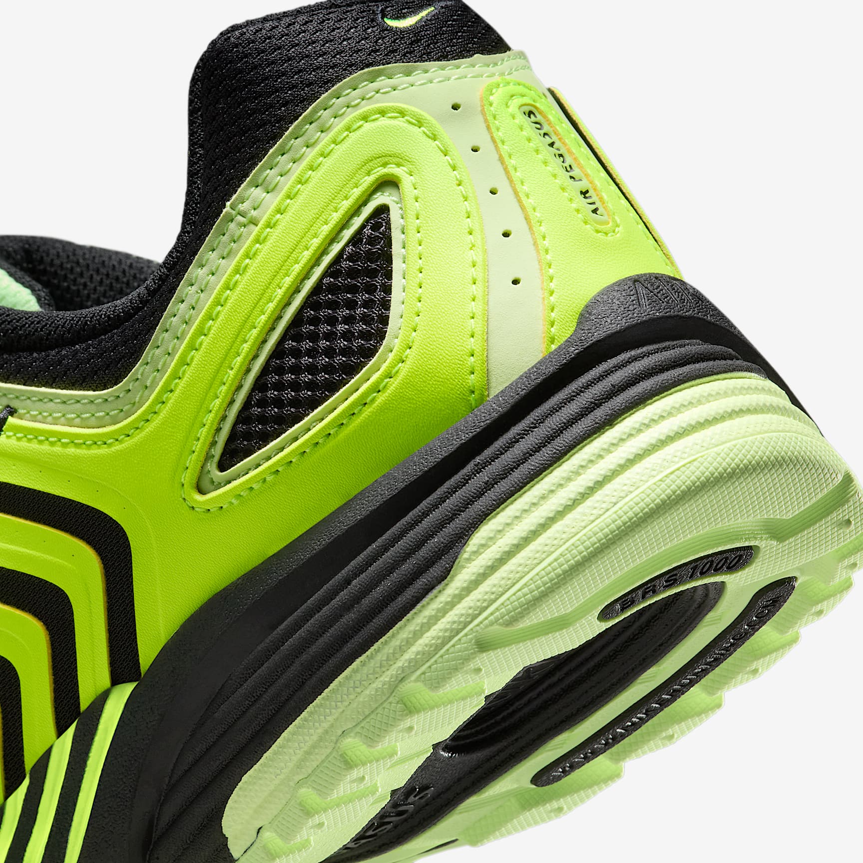 Nike Air Pegasus 2005 Men's Shoes