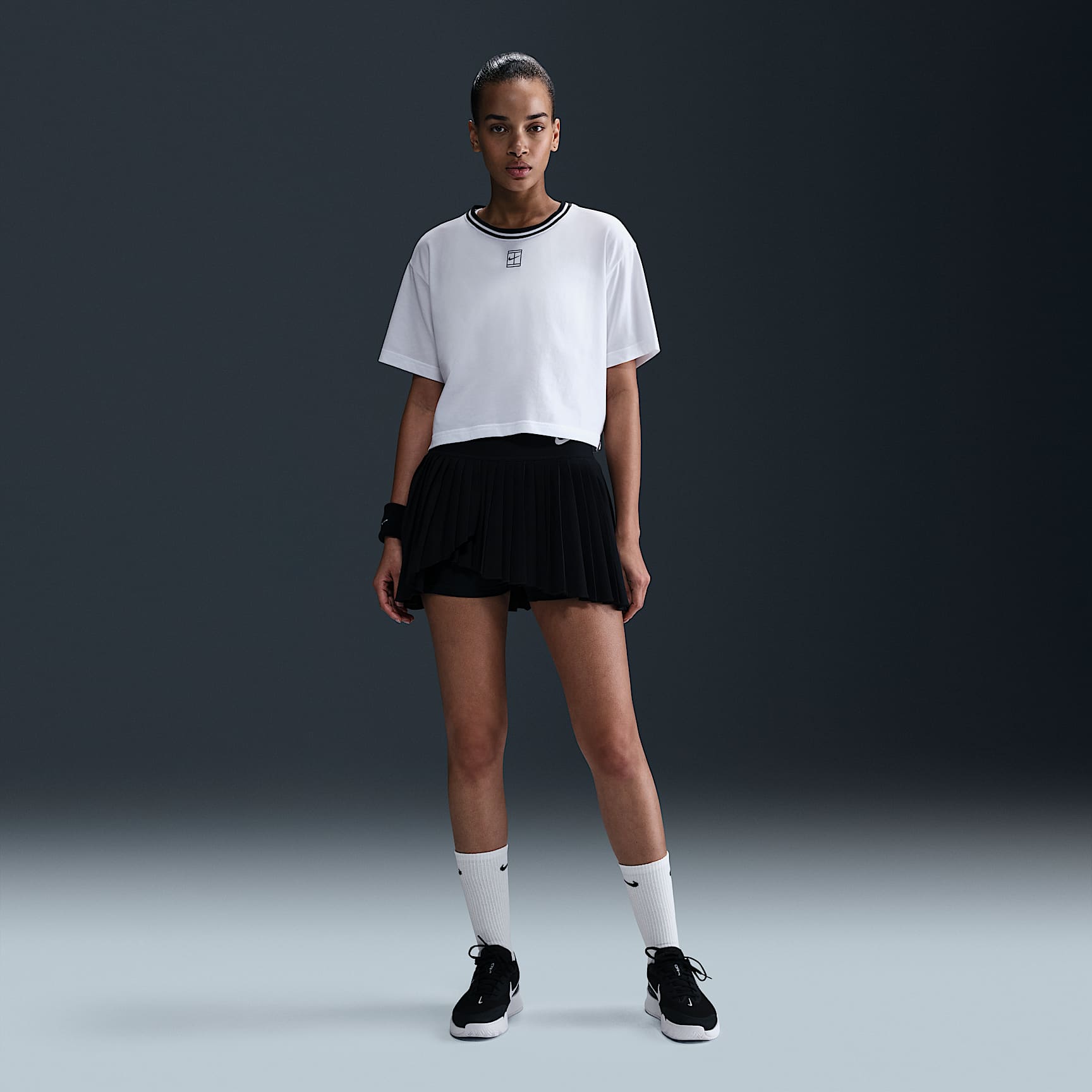 Nike Heritage Women's Dri-FIT Short-Sleeve Cropped T-Shirt