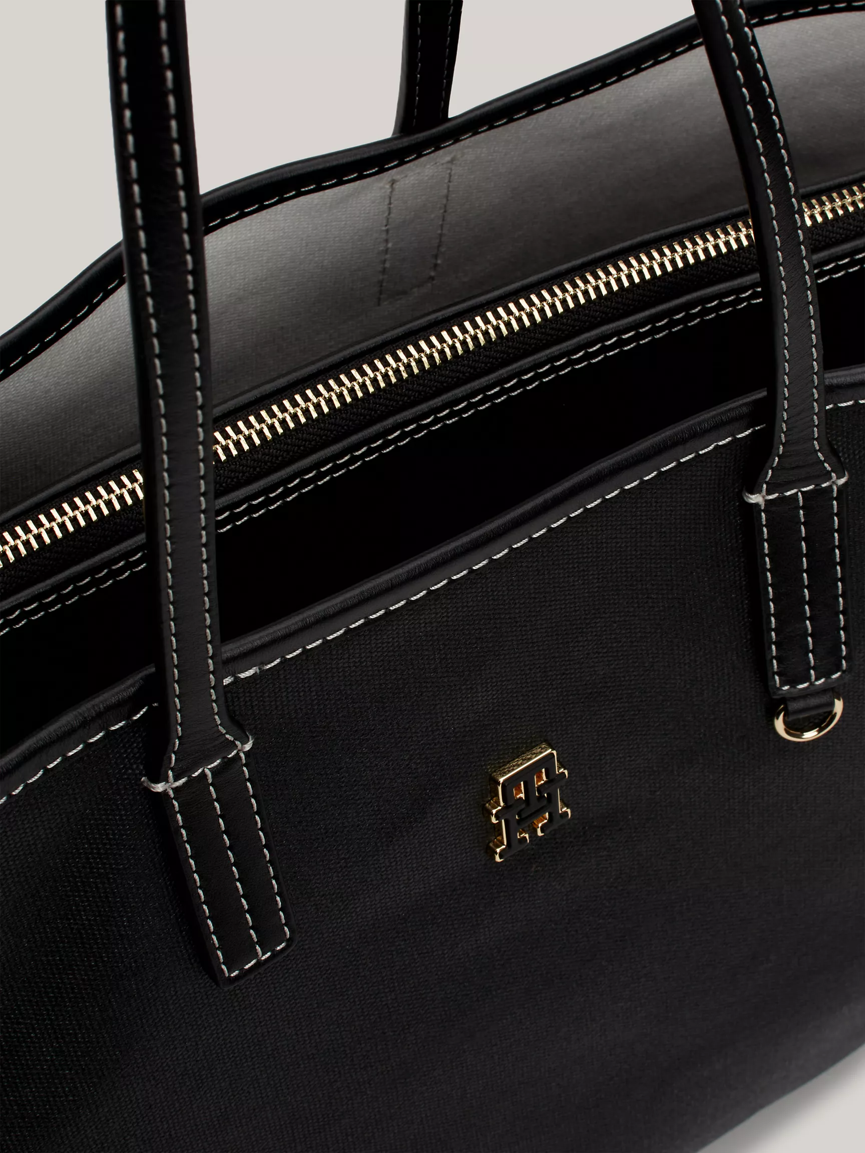 Женская сумка Tommy Hilfiger, Лакированная сумка-тоут с логотипом TH