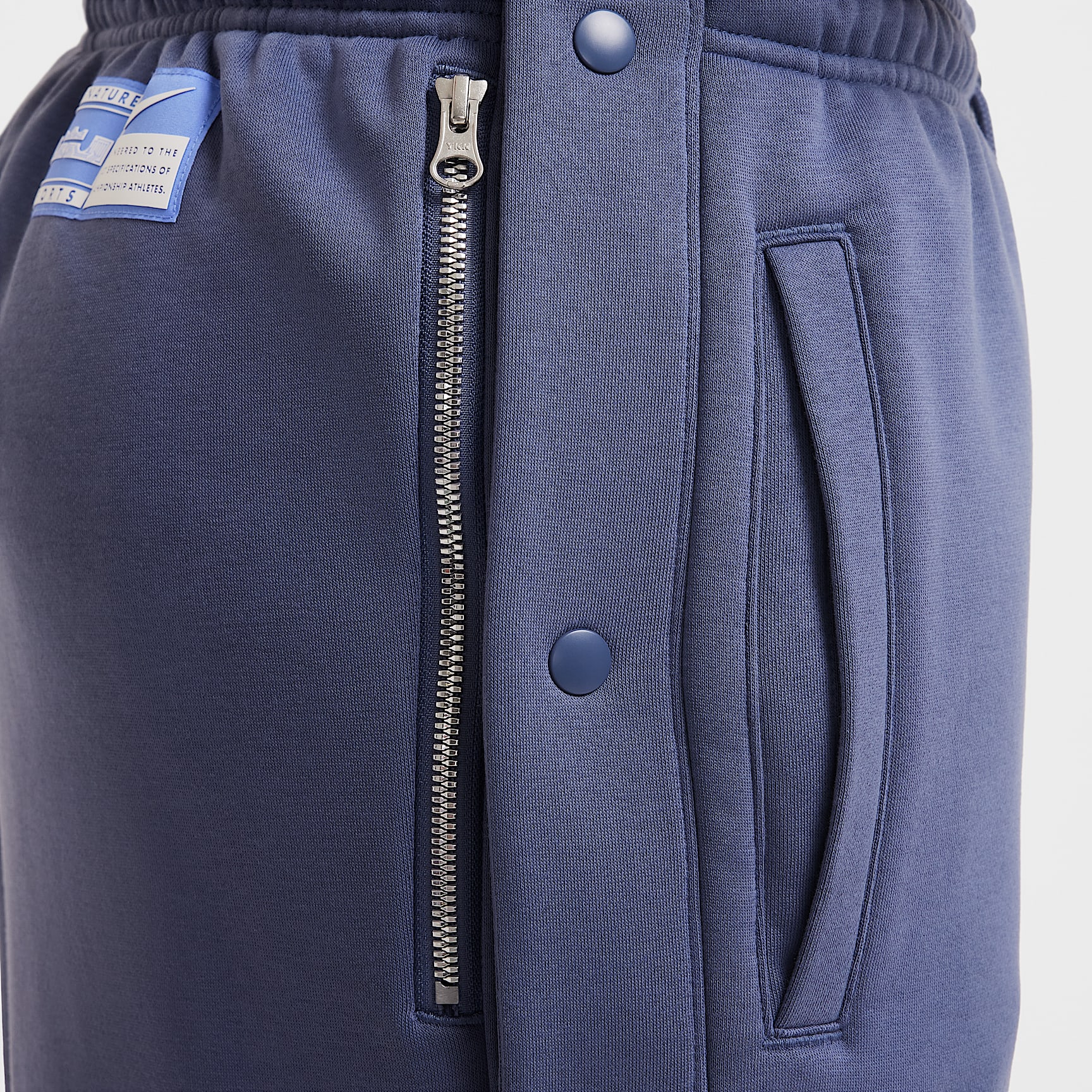 LeBron Standard Issue Men's Therma-FIT Basketball Pants