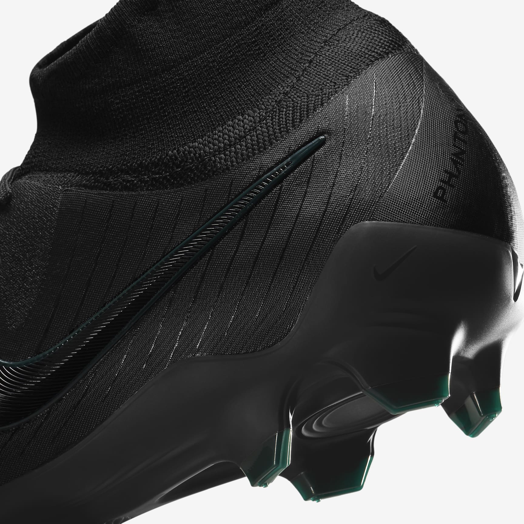 Nike Phantom Luna 2 Pro FG High-Top Soccer Cleats