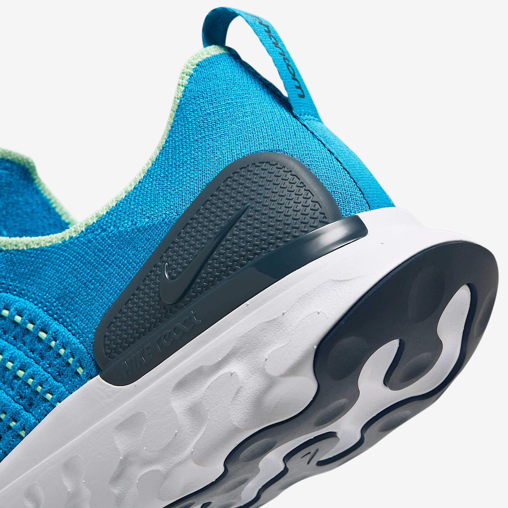 Nike React Phantom Run Flyknit 2 Men's Road Running Shoes