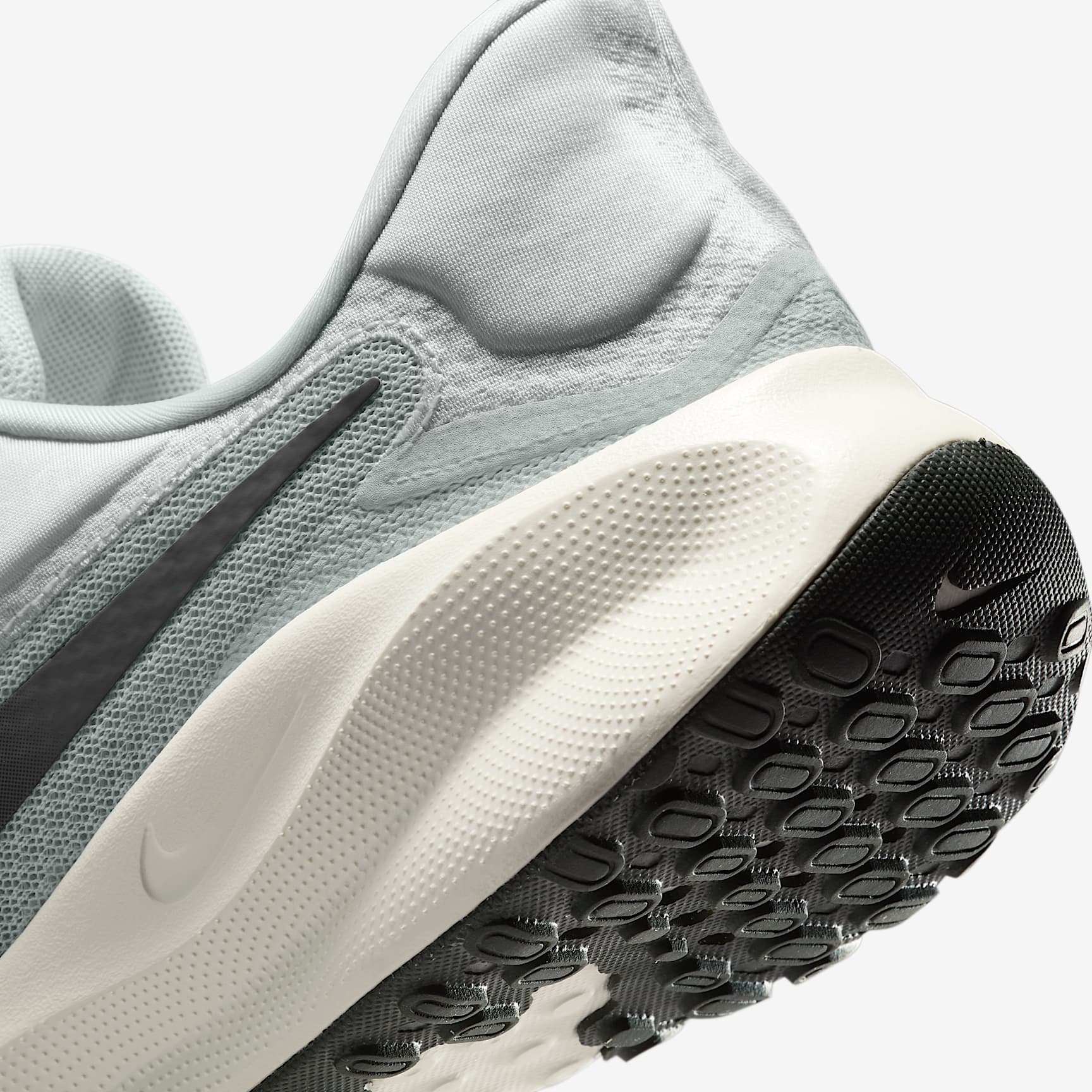 Nike Revolution 7 EasyOn Men's Road Running Shoes