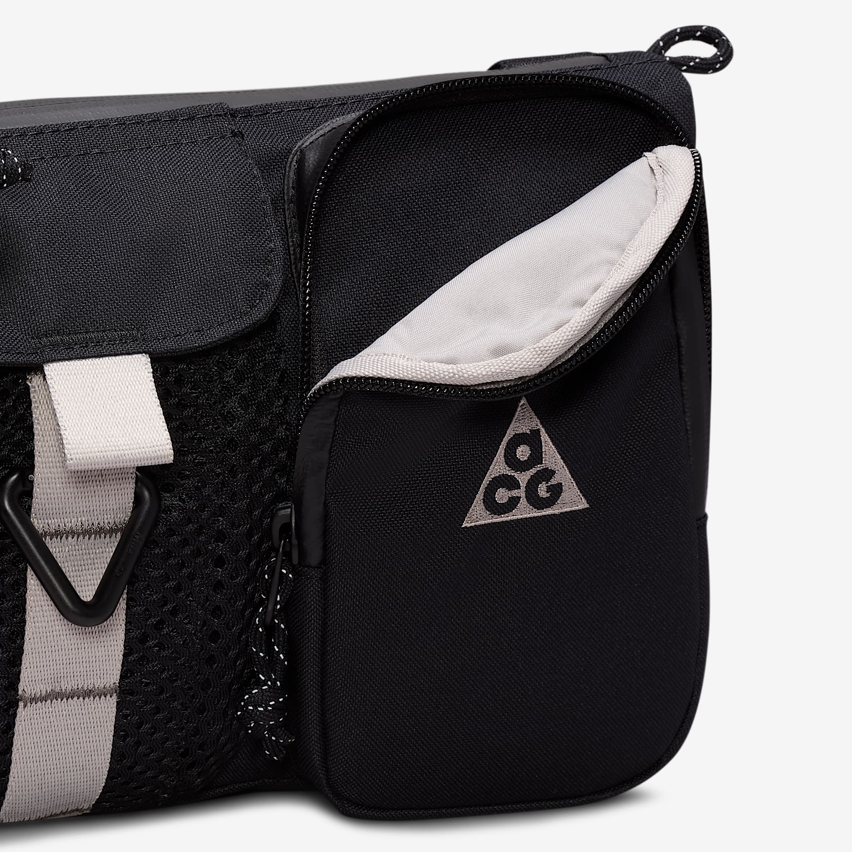 Nike ACG "DAYMAX" Crossbody Bag (3L)