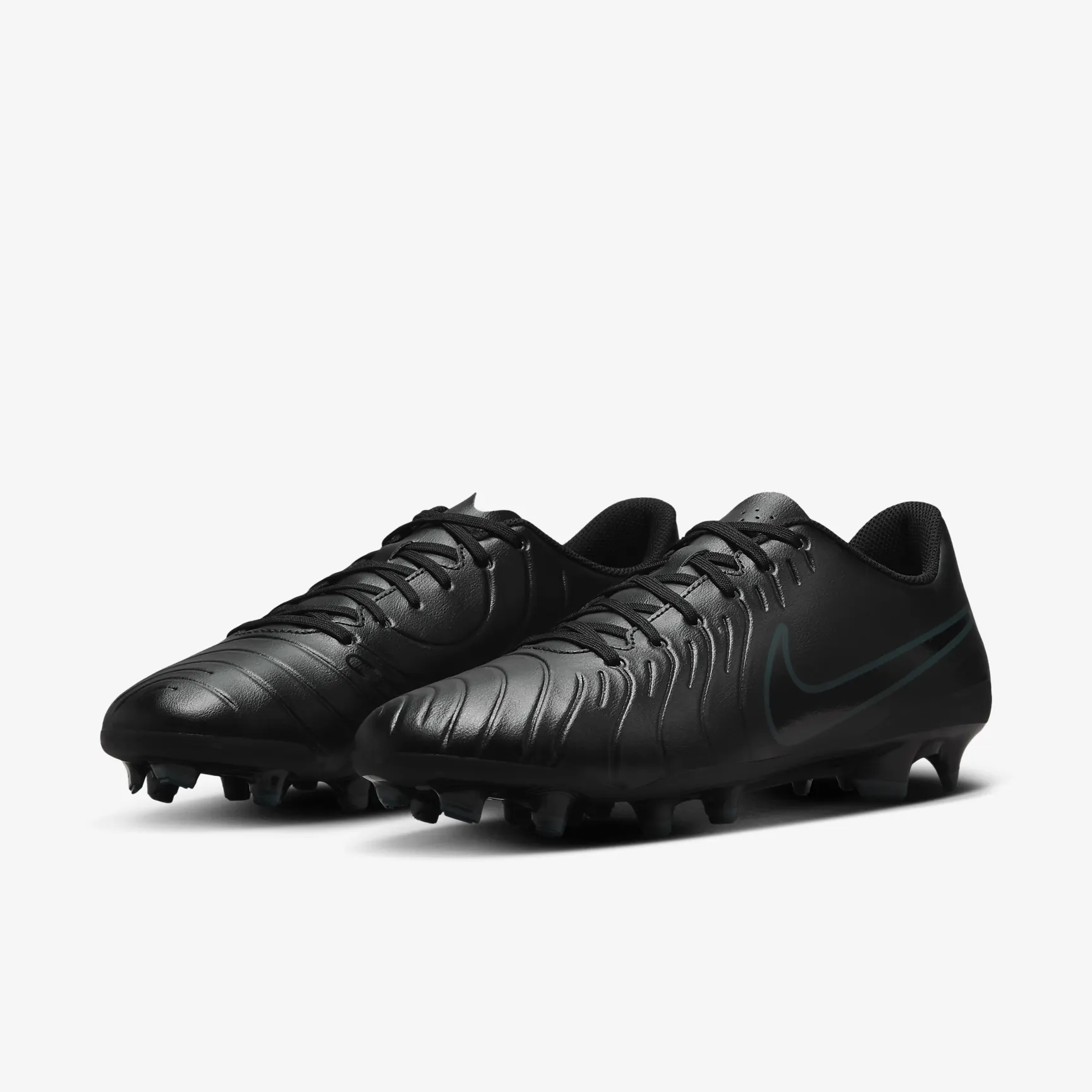 Nike Tiempo Legend 10 Club Multi-Ground Low-Top Soccer Cleats
