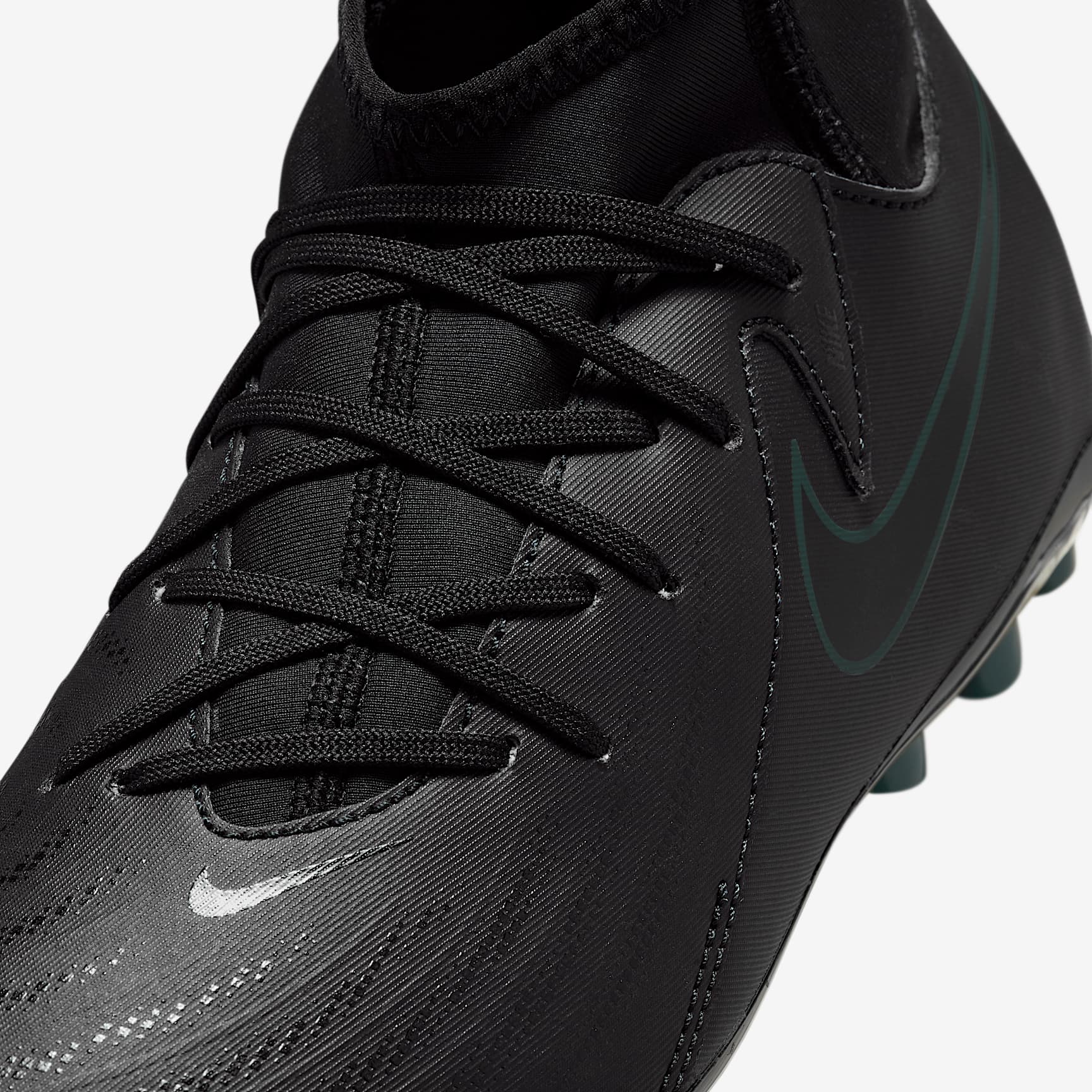 Nike Jr. Phantom Luna 2 Academy Little/Big Kids' AG High-Top Soccer Cleats