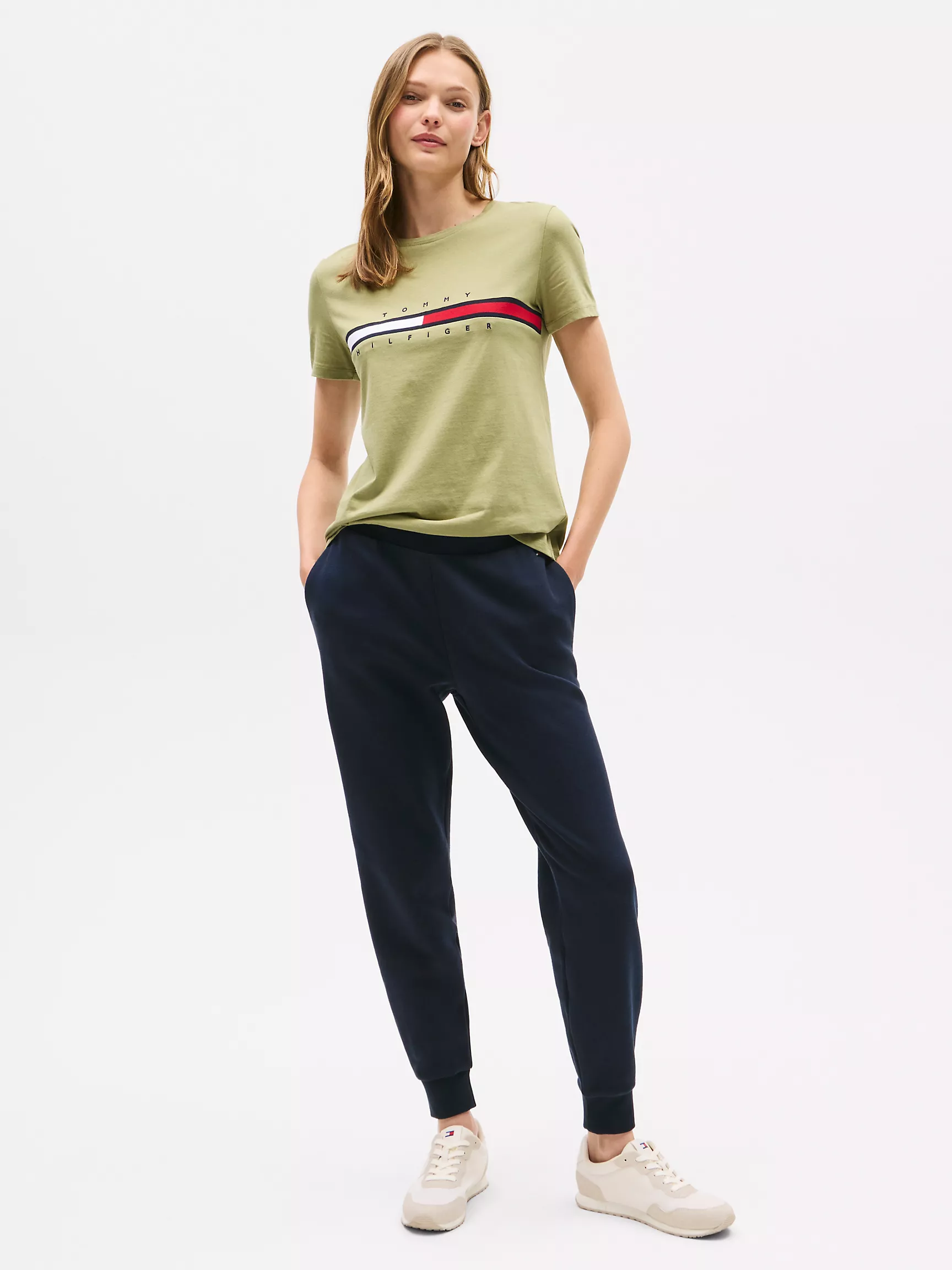 Женская футболка Tommy Hilfiger, Футболка с вышитым логотипом и полоской в стиле флага