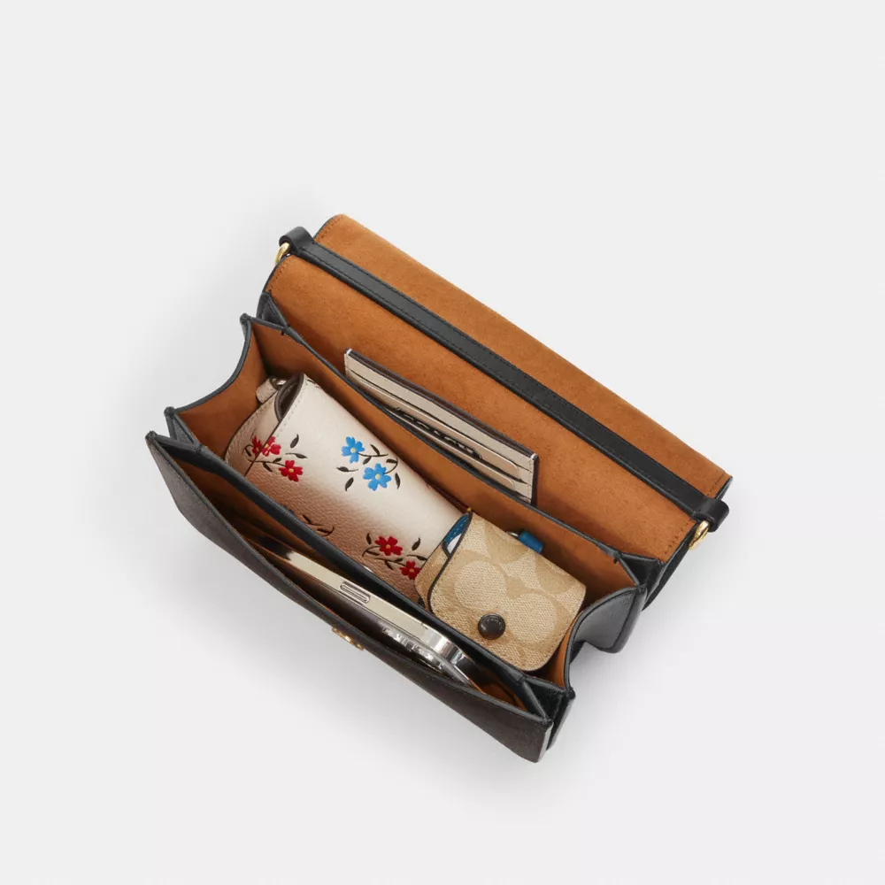 Сумка COACH Quinn Bag In Signature Canvas
