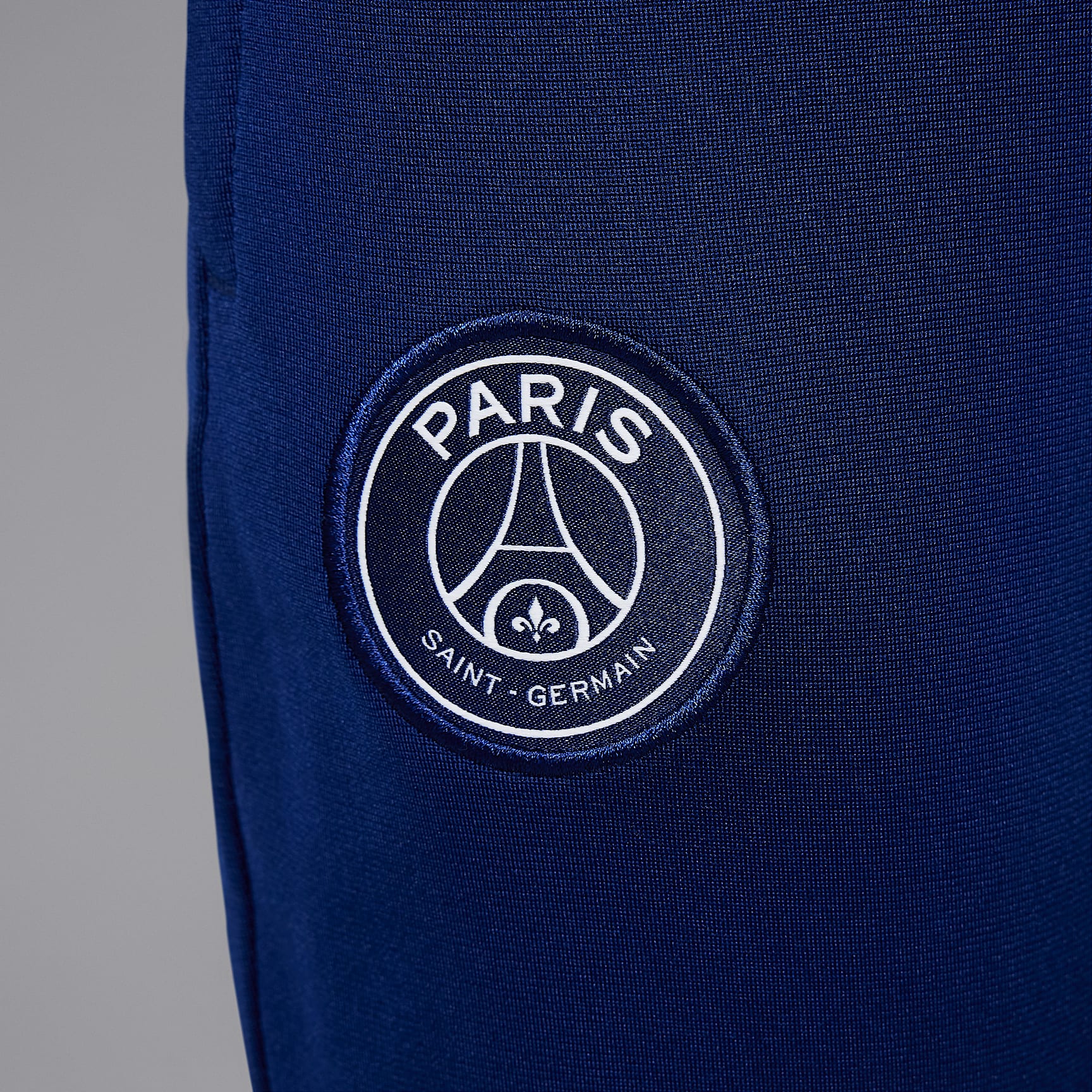 Paris Saint-Germain Strike Fourth Big Kids' Jordan Dri-FIT Soccer Knit Tracksuit