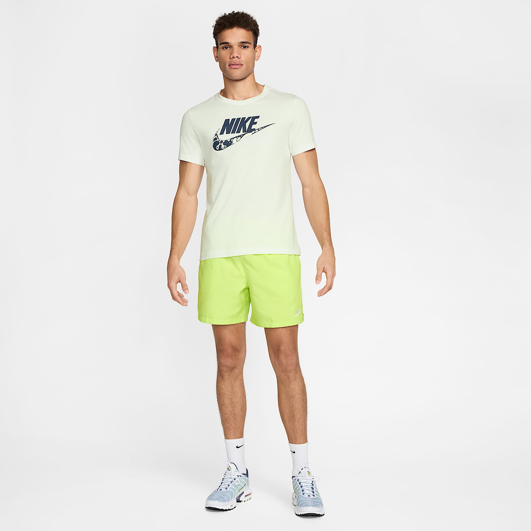 Nike Club Men's Woven Flow Shorts