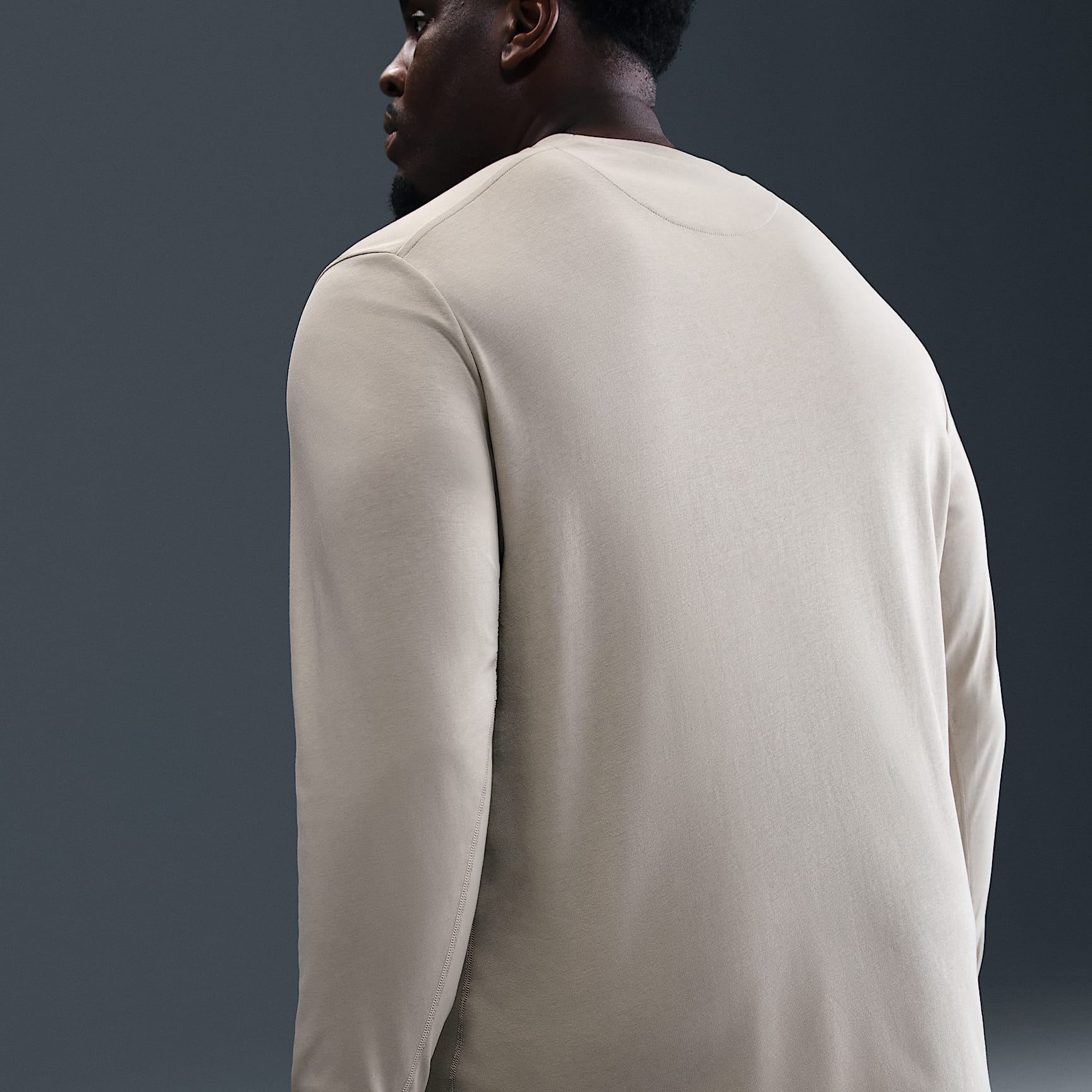 Nike Primary Men's Dri-FIT Long-Sleeve Versatile Top