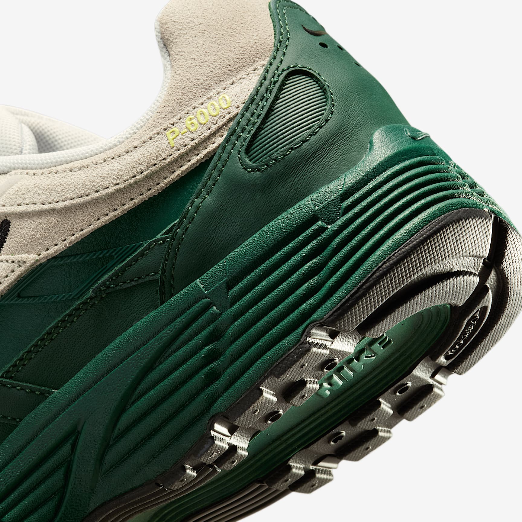 NIKE P-6000 PRM Men's Shoes