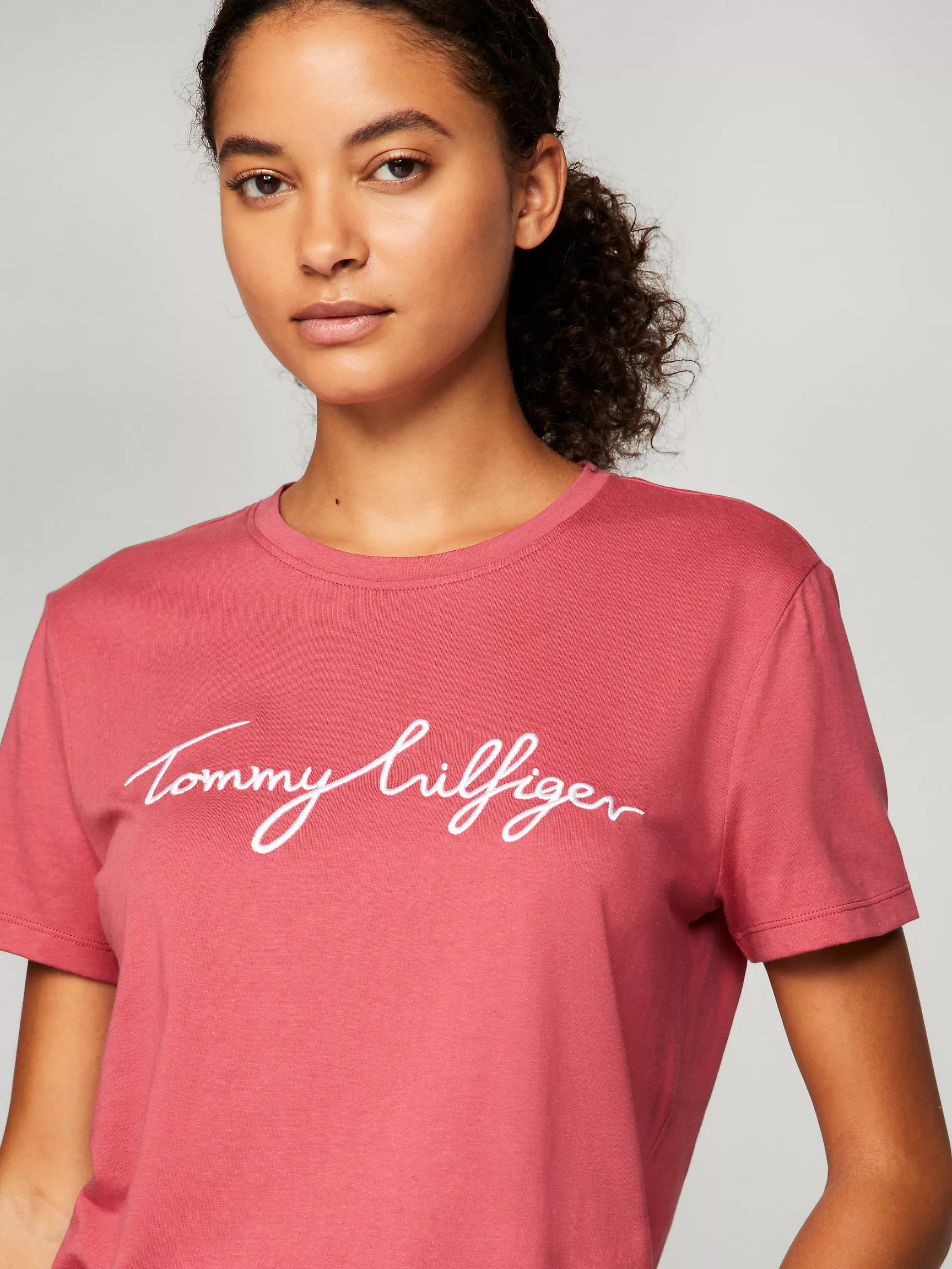 Женская футболка Tommy Hilfiger, Фирменная футболка с круглым вырезом и вышивкой