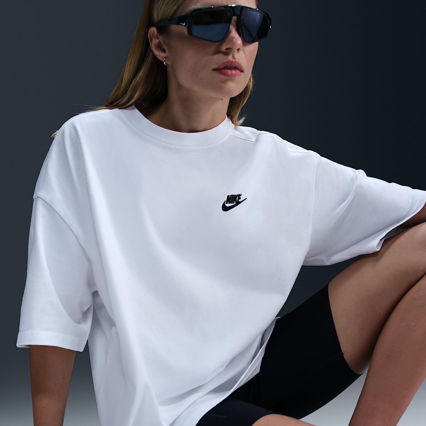 Nike Sportswear Essential Women's Oversized T-Shirt