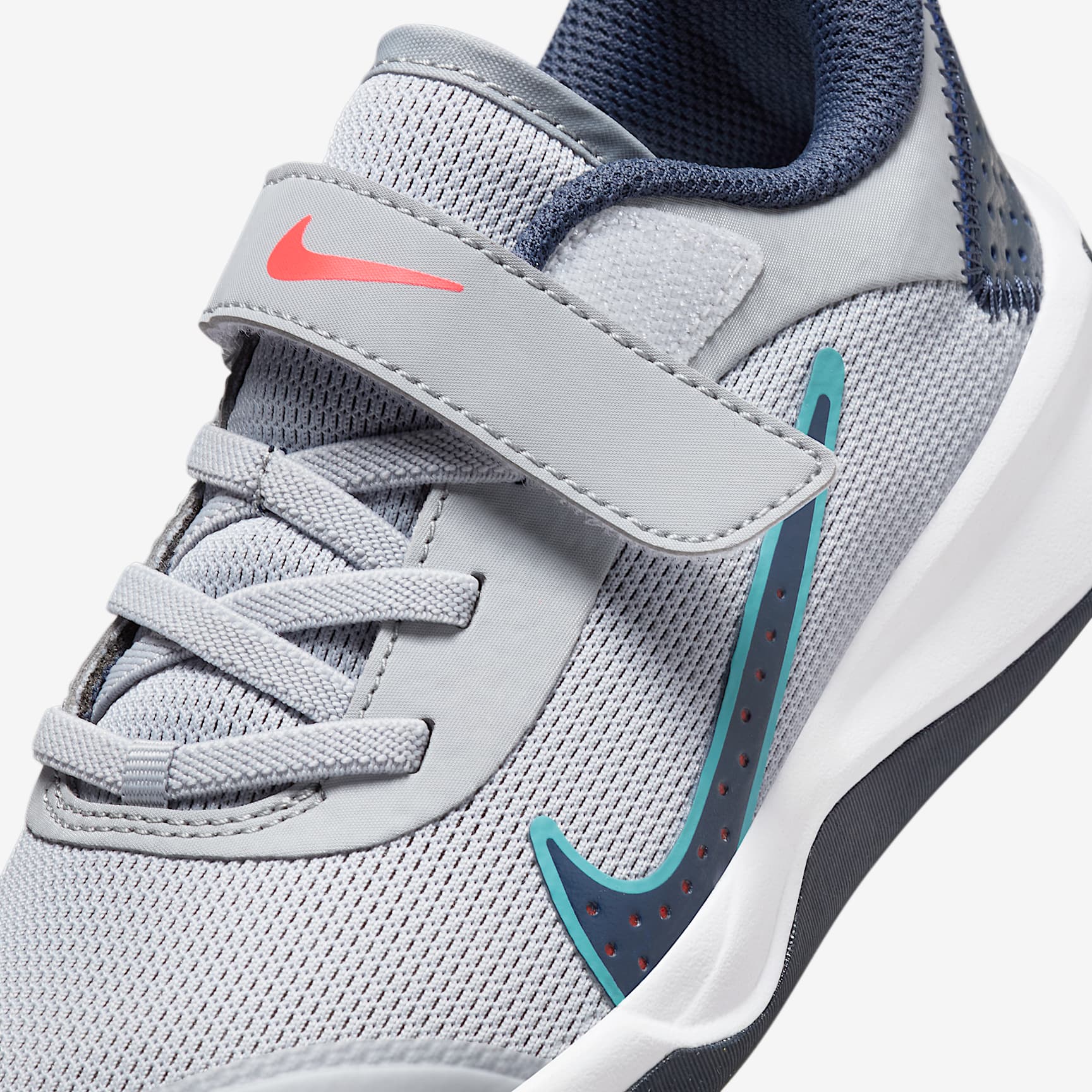 Nike Omni Multi-Court Little Kids' Shoes