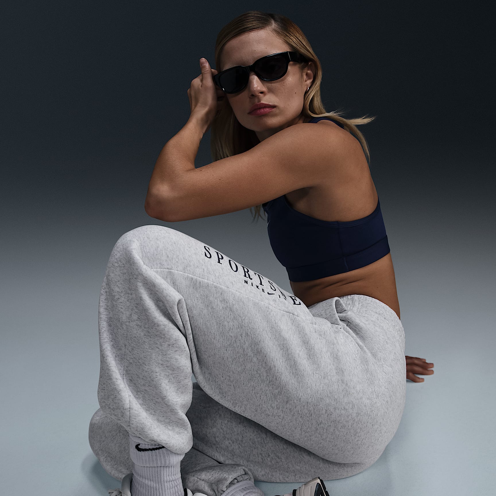 Nike Sportswear Phoenix Fleece Women's High-Waisted Oversized Sweatpants