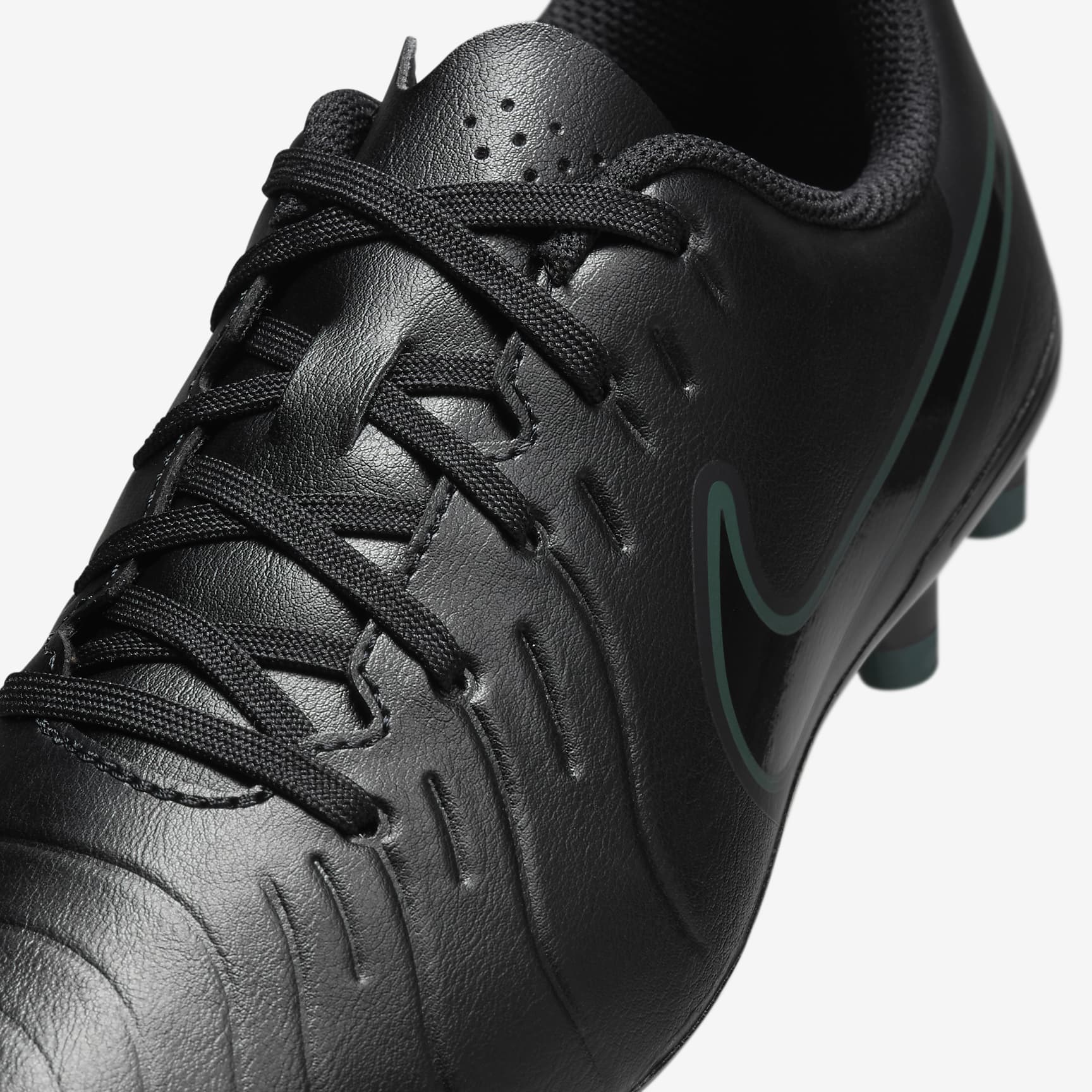 Nike Jr. Tiempo Legend 10 Club Little/Big Kids' Multi-Ground Low-Top Soccer Cleats