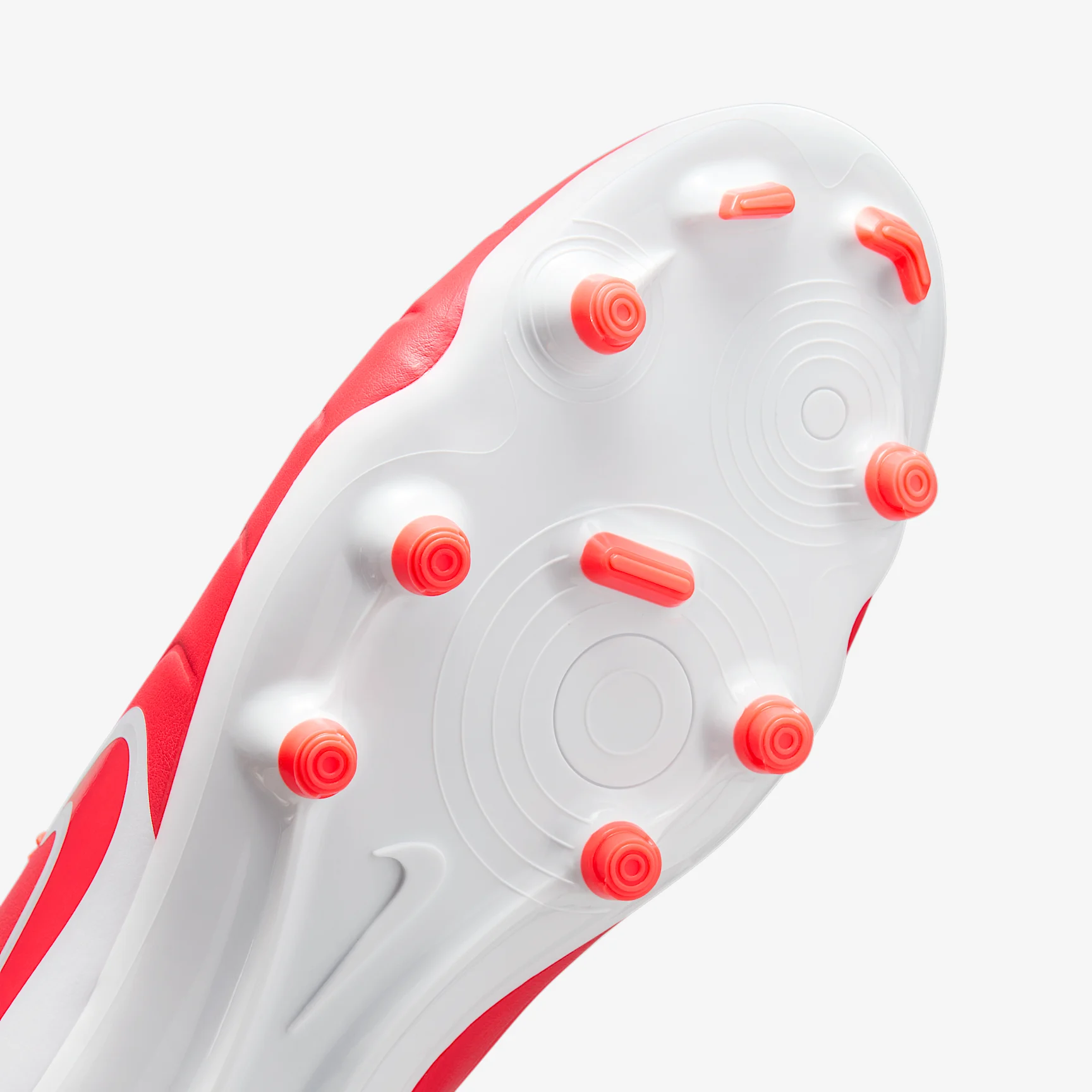 Nike Tiempo Legend 10 Club Multi-Ground Low-Top Soccer Cleats