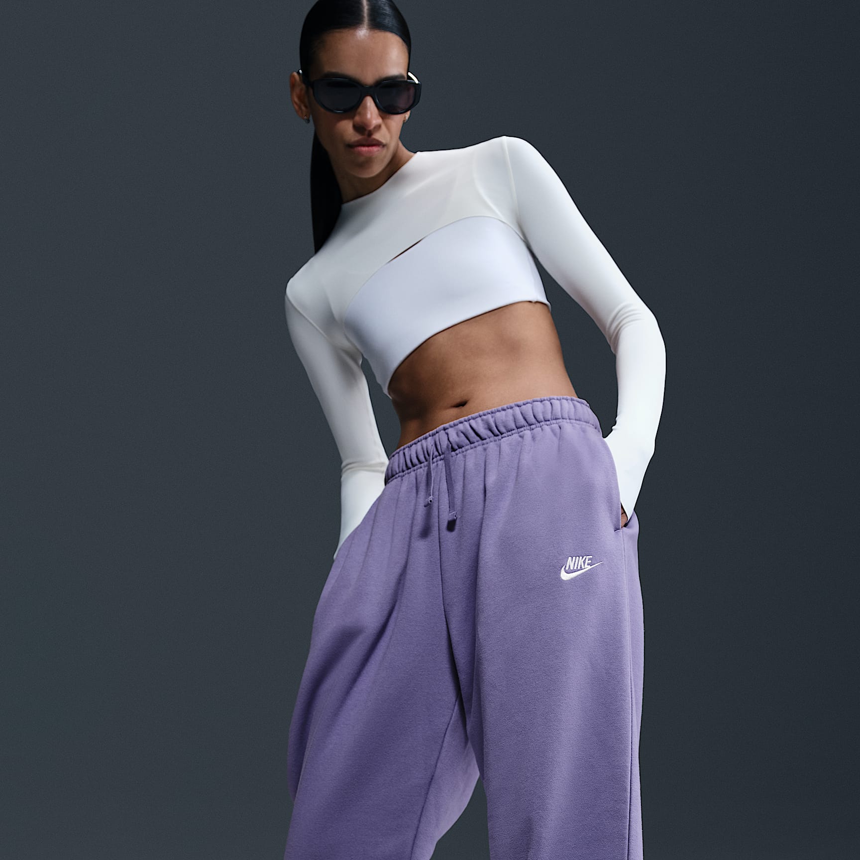 Nike Sportswear Club Fleece Women's Mid-Rise Oversized Sweatpants