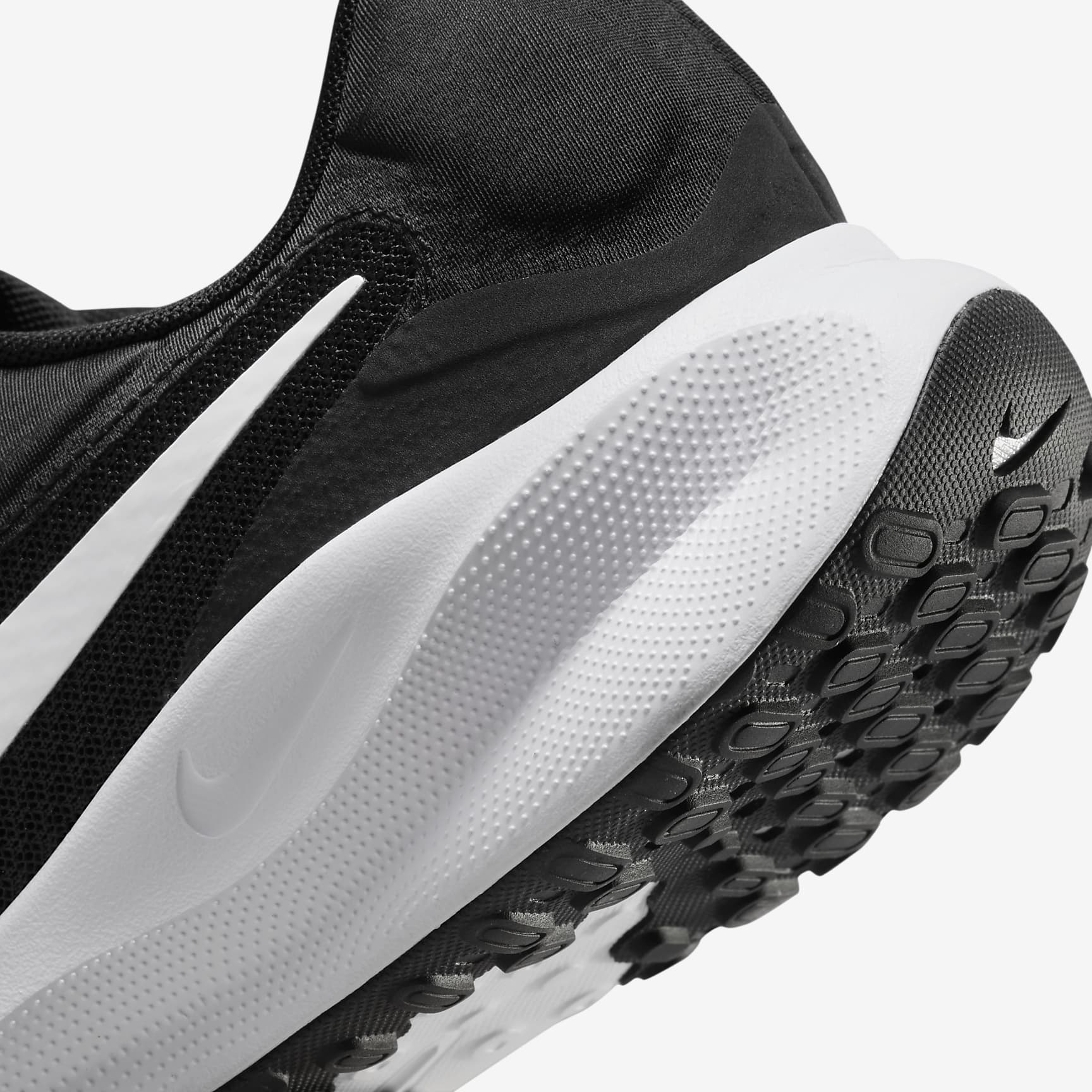 Nike Revolution 7 Men's Road Running Shoes (Extra Wide)