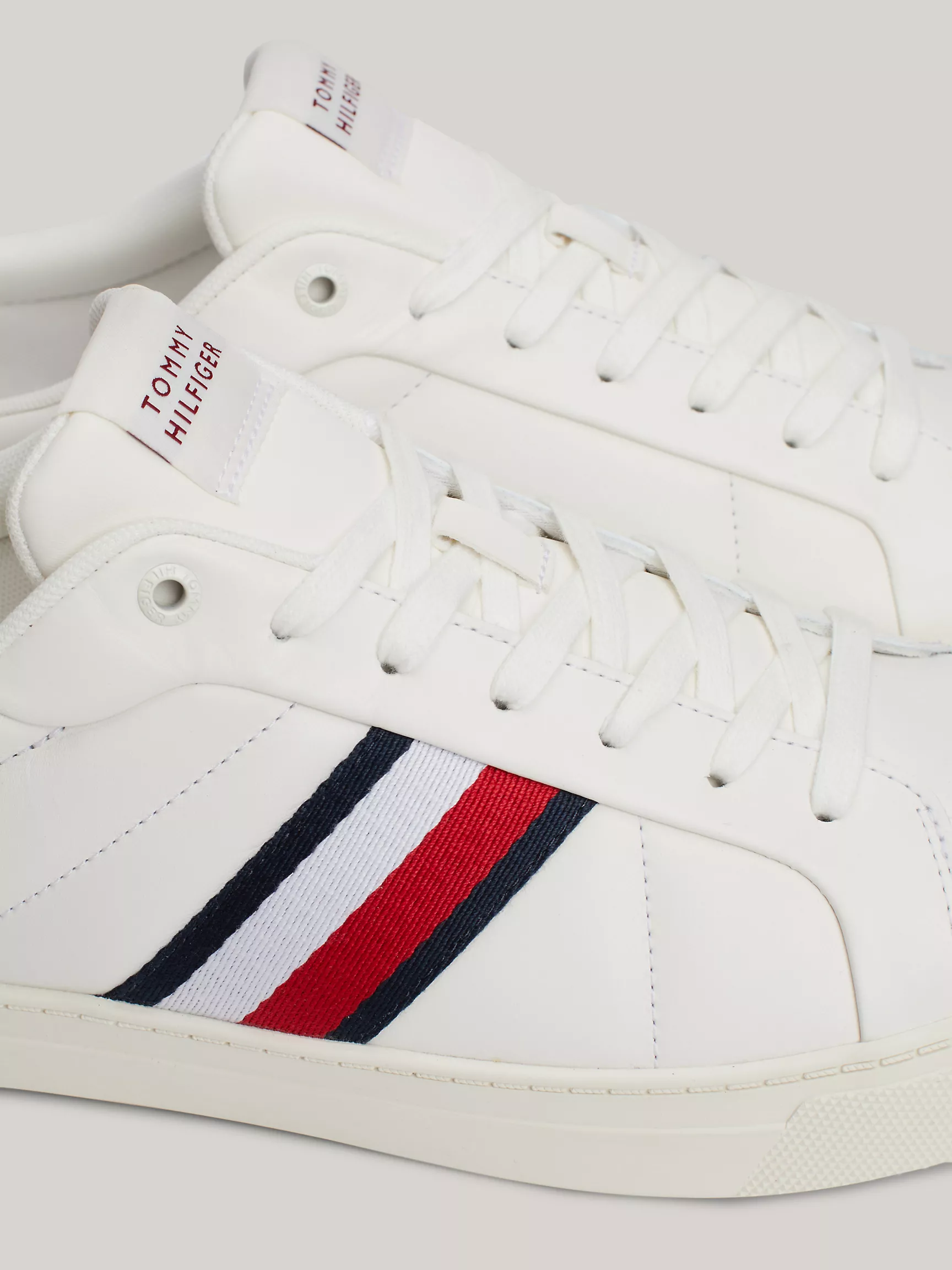 Мужская обувь Tommy Hilfiger, Кожаные кеды с фирменными полосками