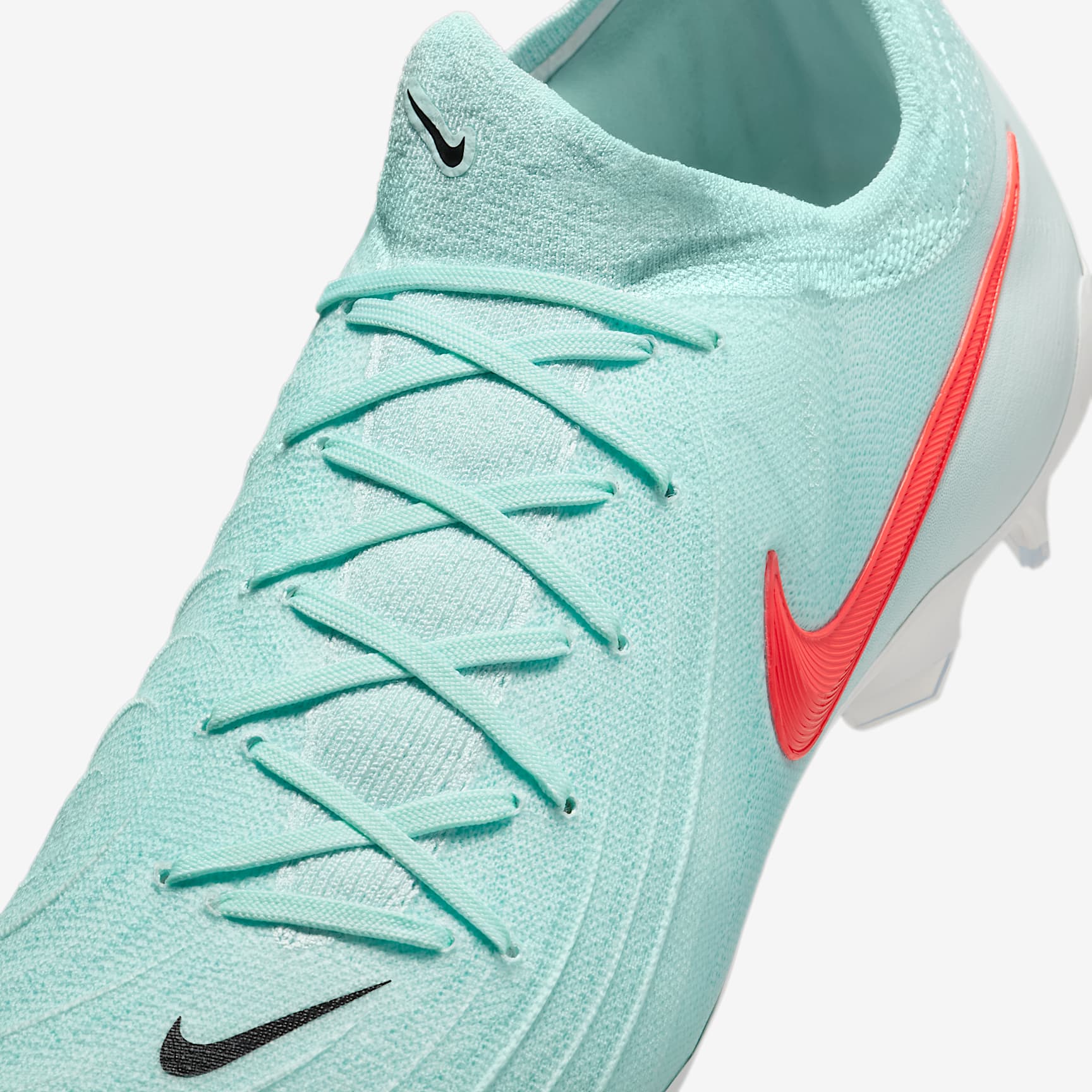 Nike Phantom GX 2 Pro FG Low-Top Soccer Cleats