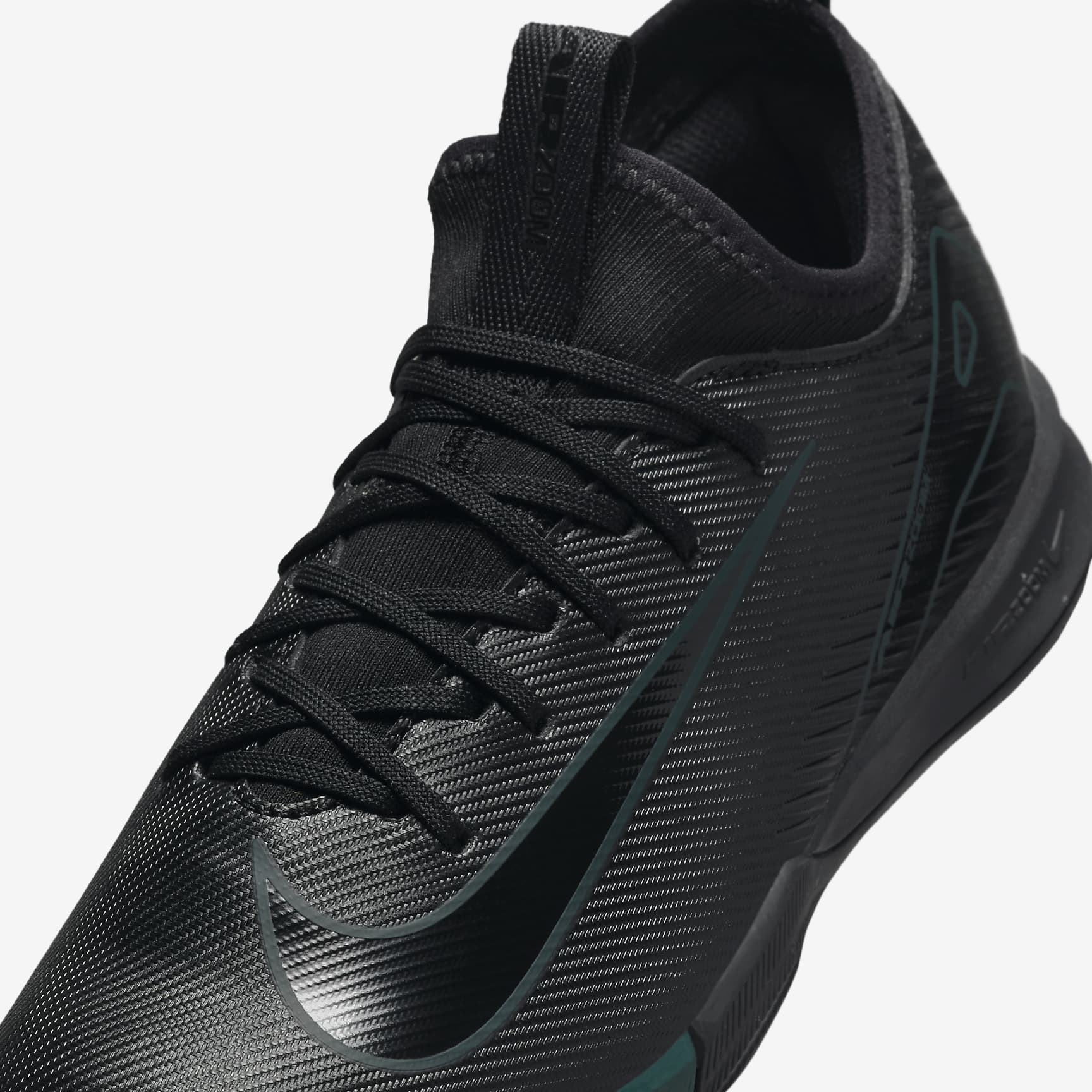Nike Jr. Mercurial Vapor 16 Academy Little/Big Kids' IC Low-Top Soccer Shoes