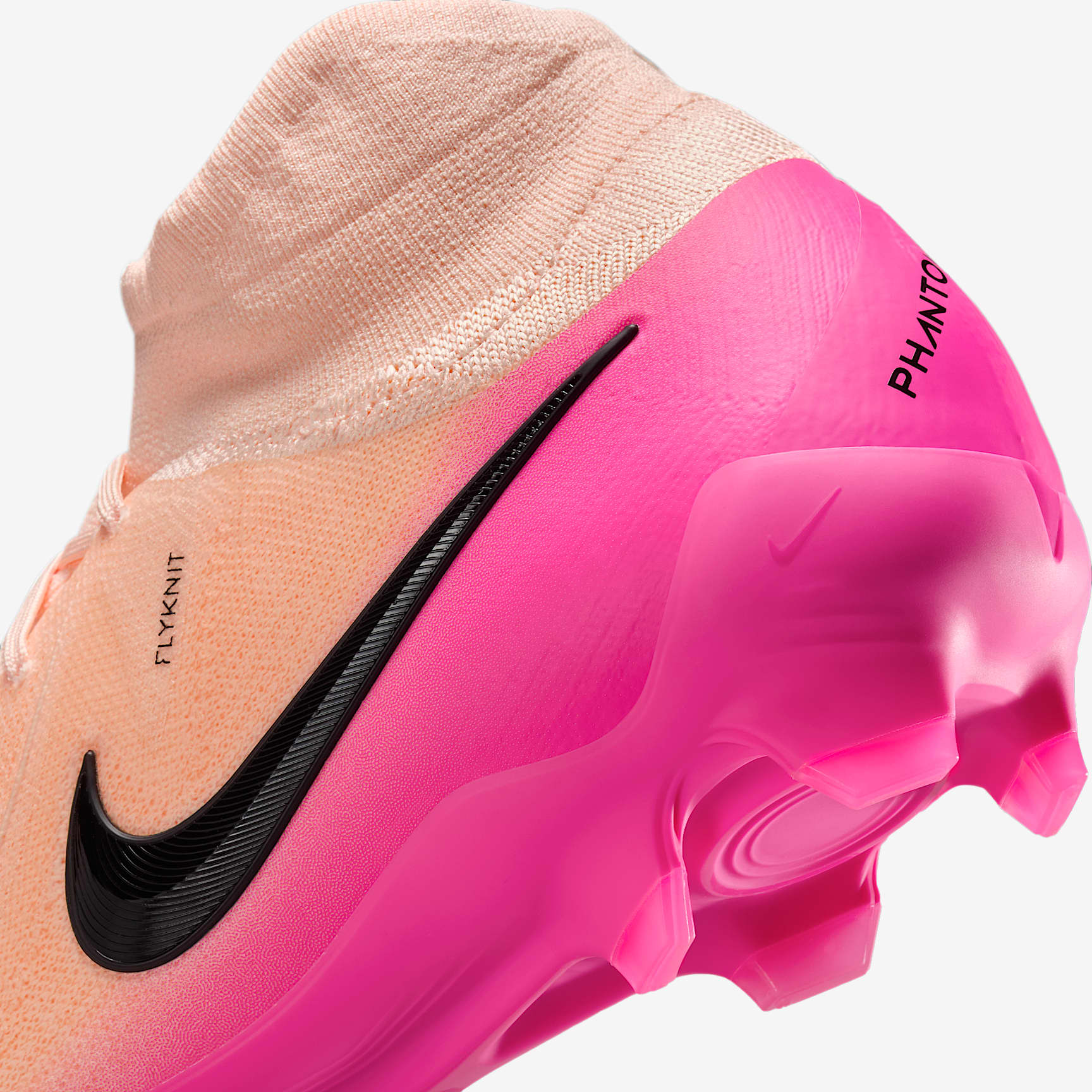 Nike Phantom Luna 2 Pro FG High-Top Soccer Cleats