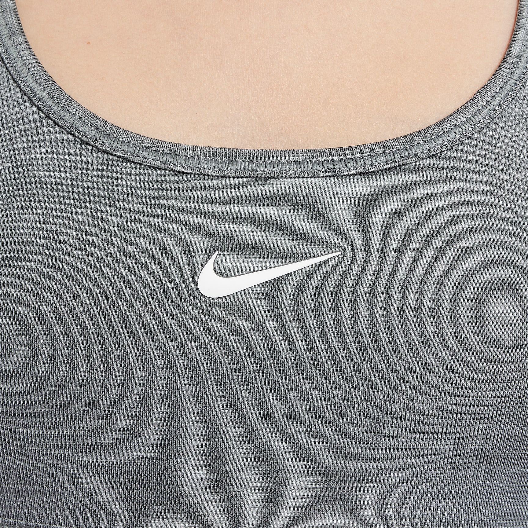 Nike Swoosh Girls' Sports Bra (Extended Size)