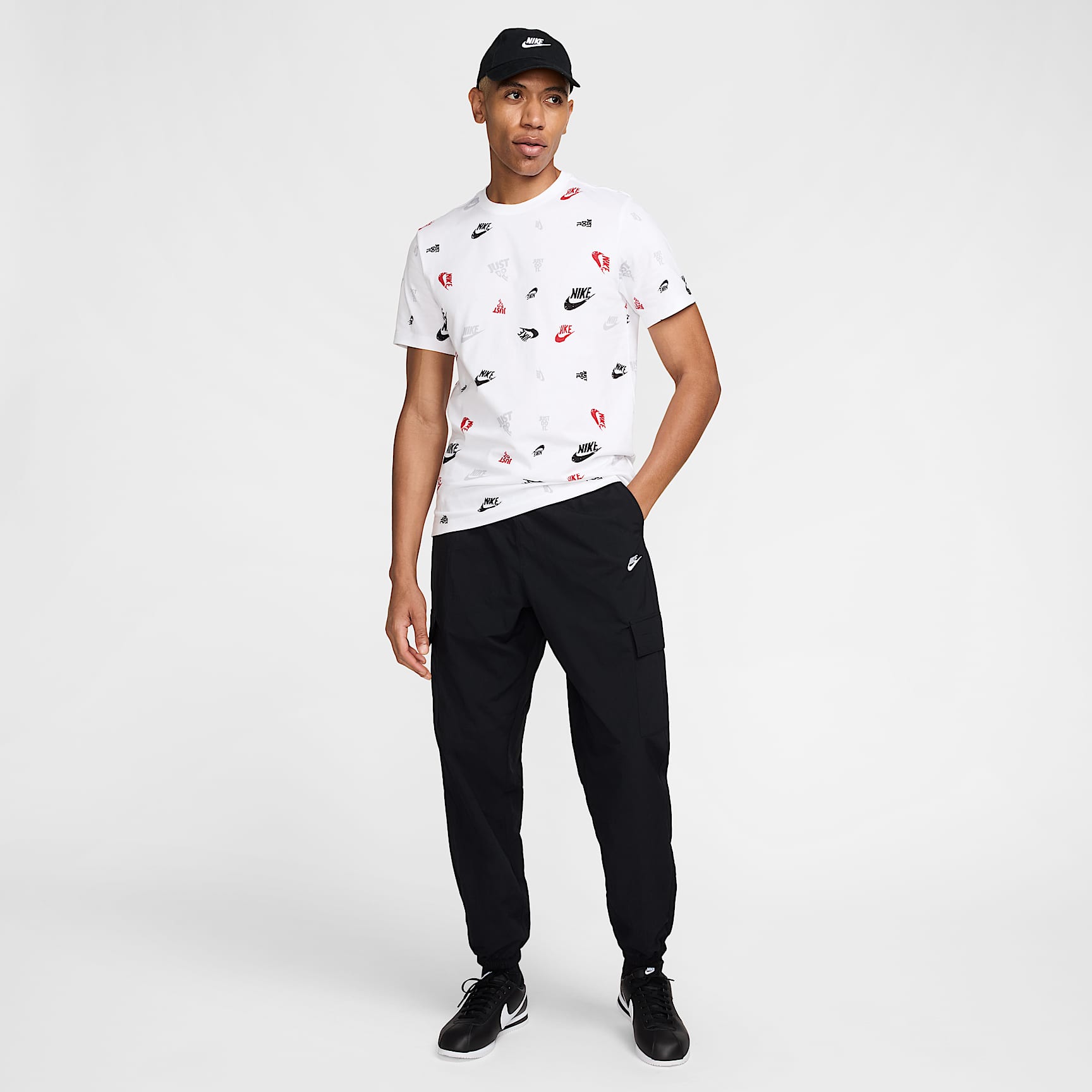 Nike Club Men's Woven Cargo Pants