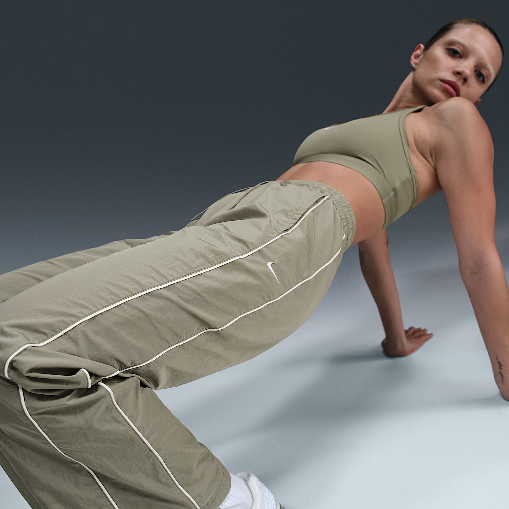 Nike Windrunner Women's High-Waisted Woven Open-Hem Pants