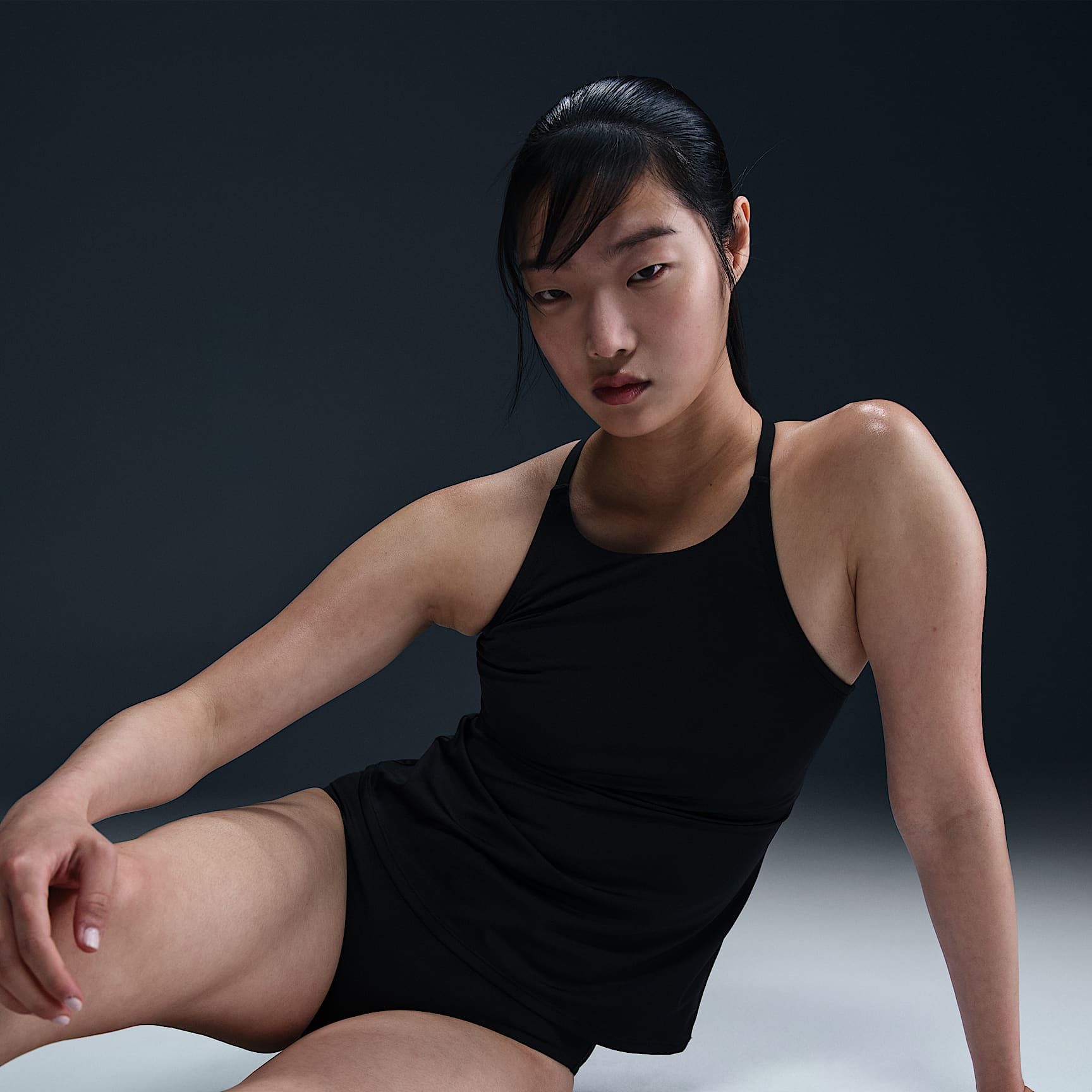 Nike Swim Essential Women's Lace-Up High-Neck Tankini