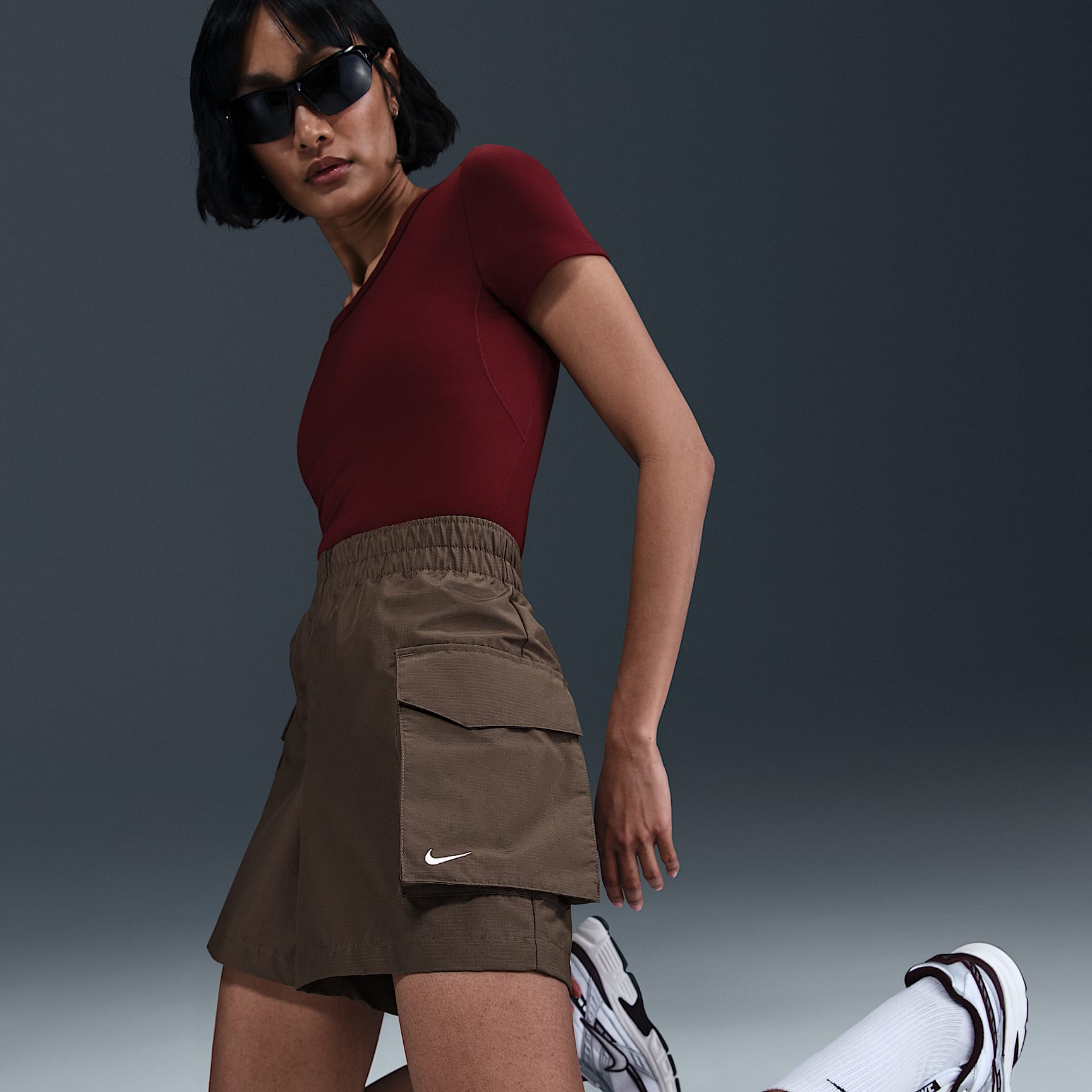 Nike Sportswear Essential Woven Women's High-Waisted 5" Cargo Shorts