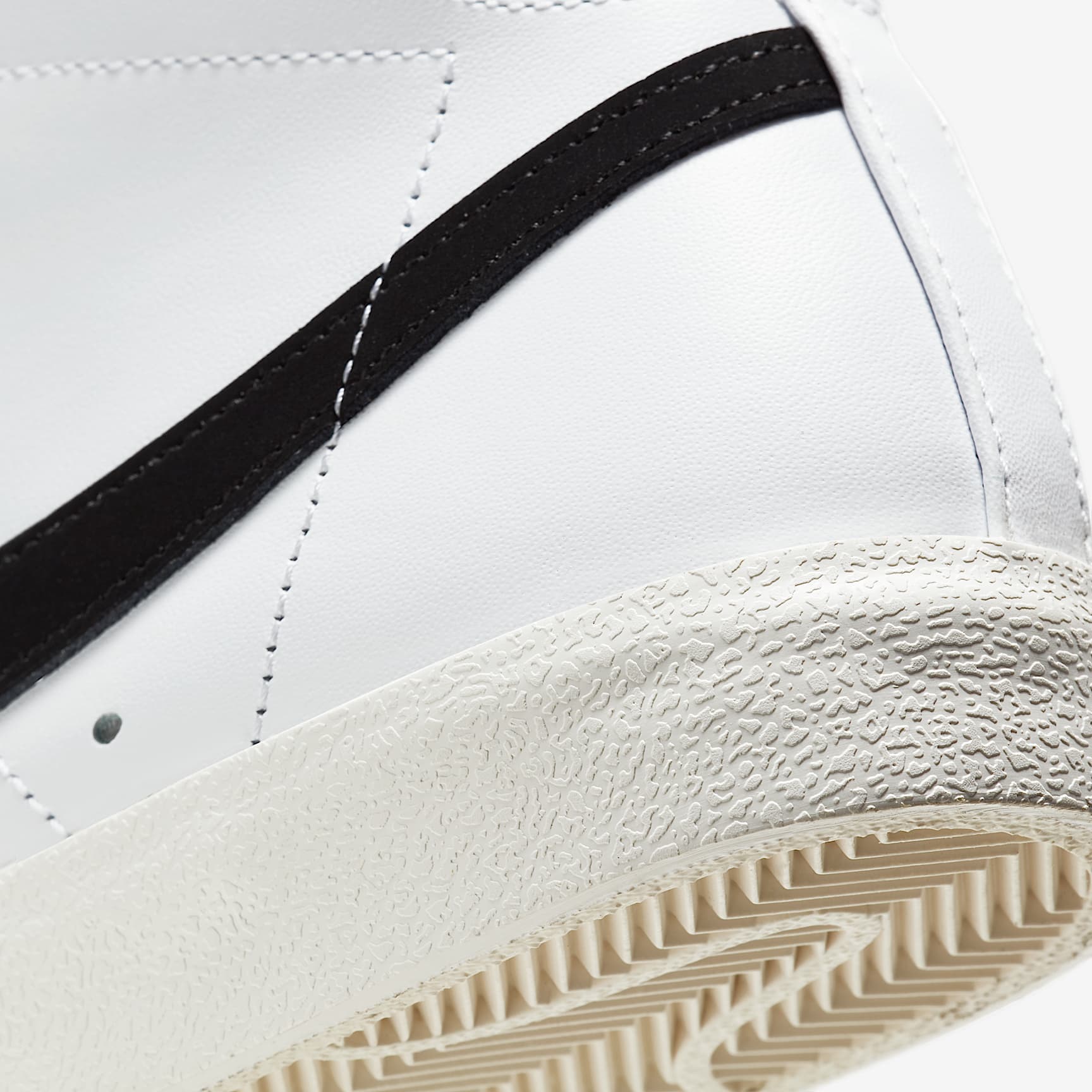 Nike Blazer Mid '77 Women's Shoes