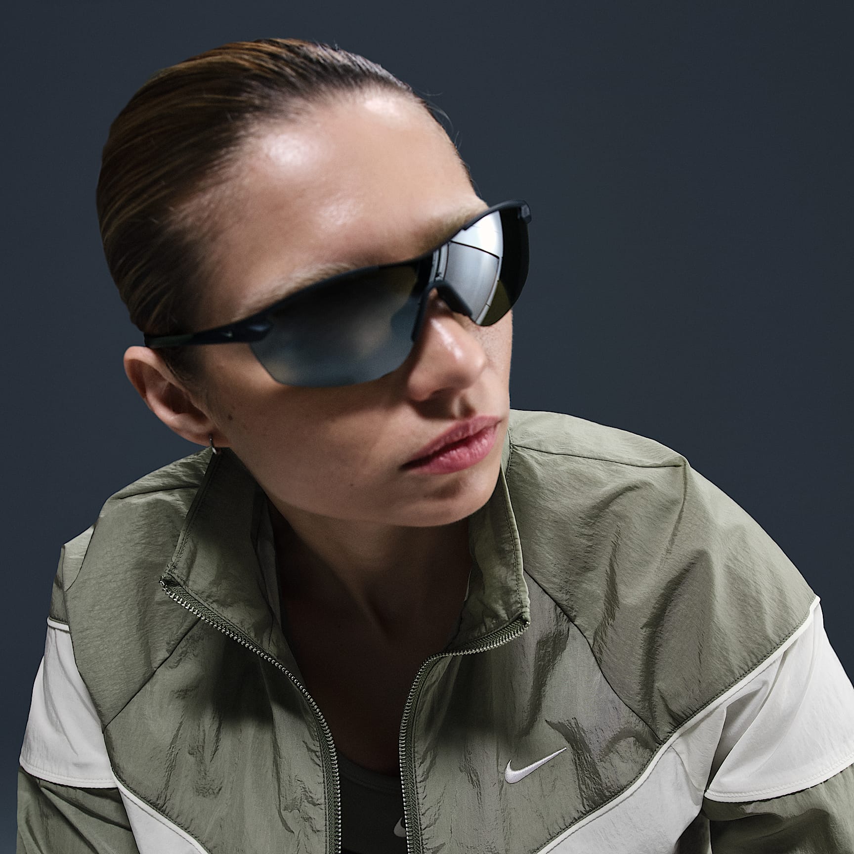 Nike Windrunner Women's Loose UV Woven Full-Zip Jacket