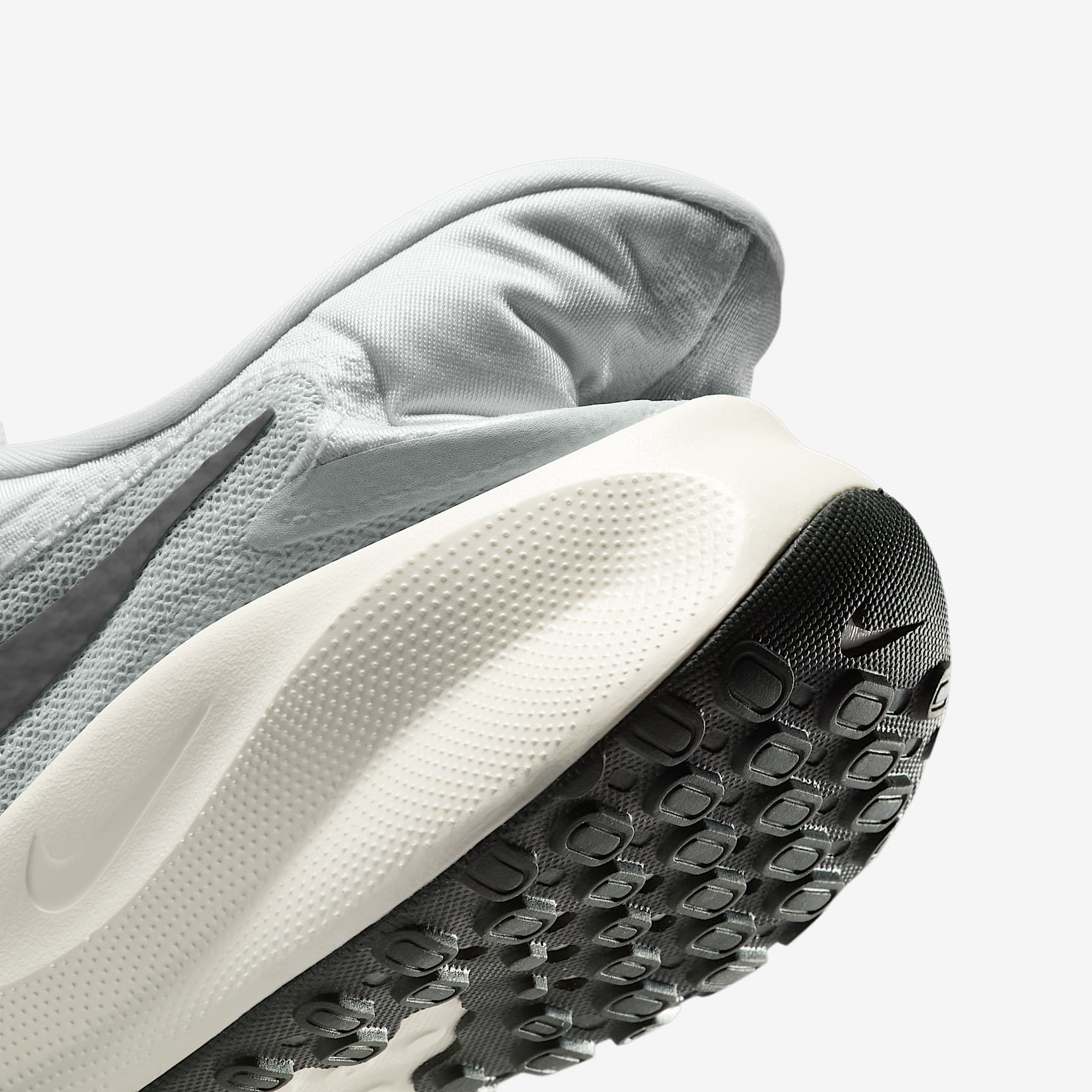 Nike Revolution 7 EasyOn Men's Road Running Shoes