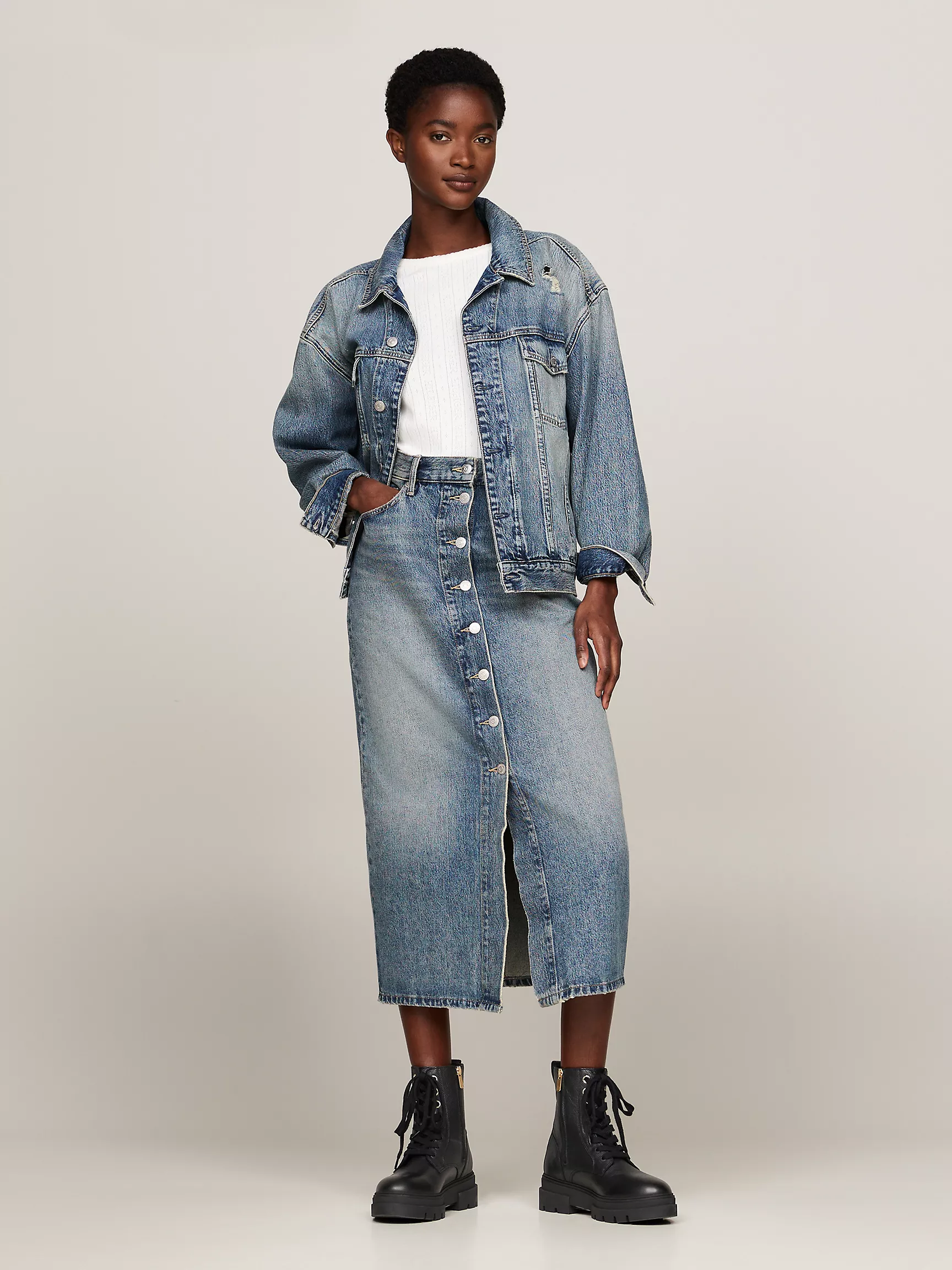 Женские ботинки Tommy Hilfiger, Кожаные ботинки на шнуровке с рифленой подошвой и логотипом