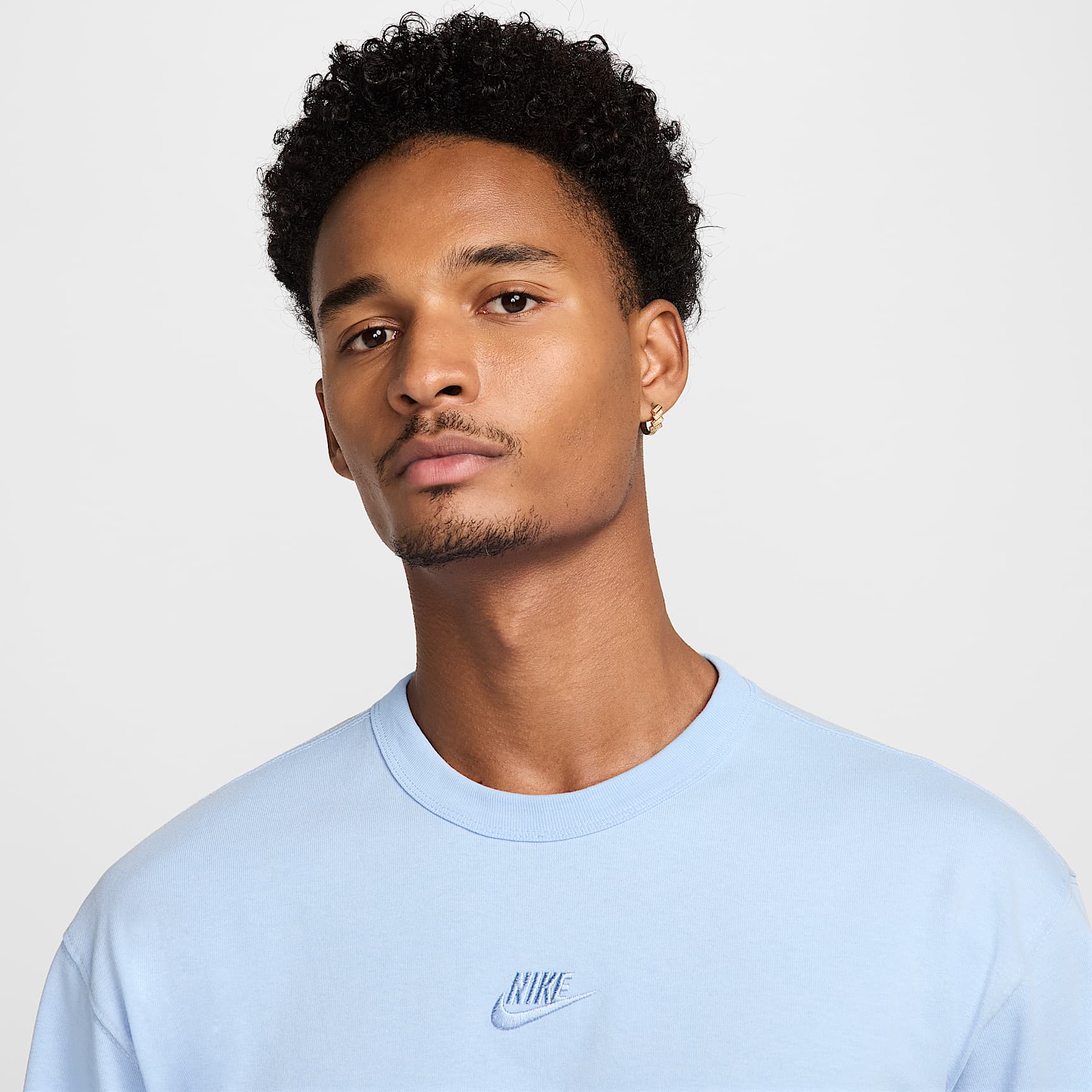 Nike Sportswear Premium Essentials Men's Long-Sleeve T-Shirt
